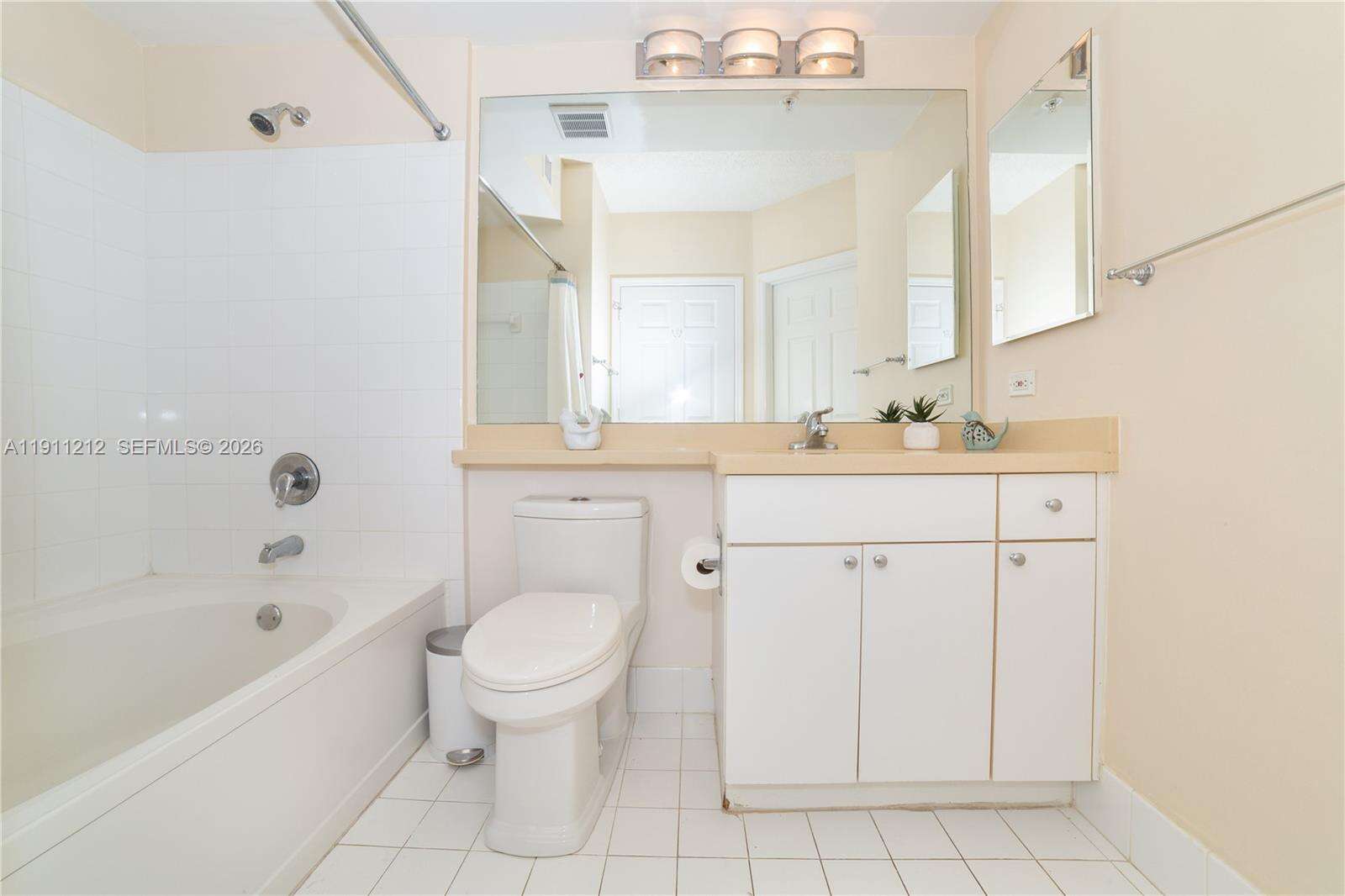 Porto Bellagio at 17150 Bay Rd, Sunny Isles Beach, FL 33160 - For Sale photo 32