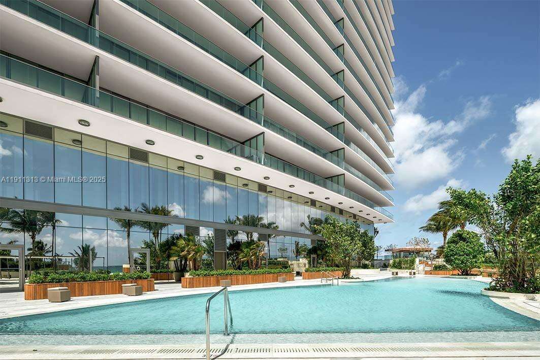 Armani Casa at 18975 Collins Ave, Sunny Isles Beach, FL 33160 - For Sale photo 2