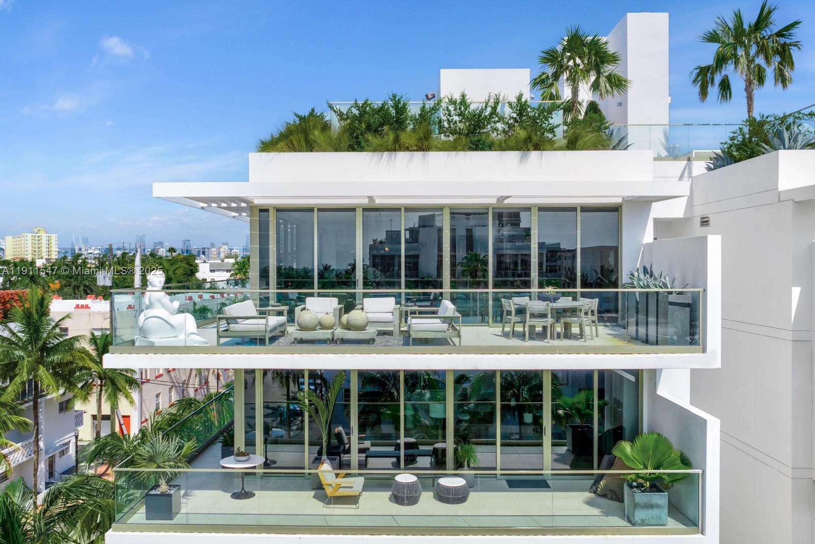 300 COLLINS - 300 Collins Ave, Miami Beach, FL 33139 | Picture 1