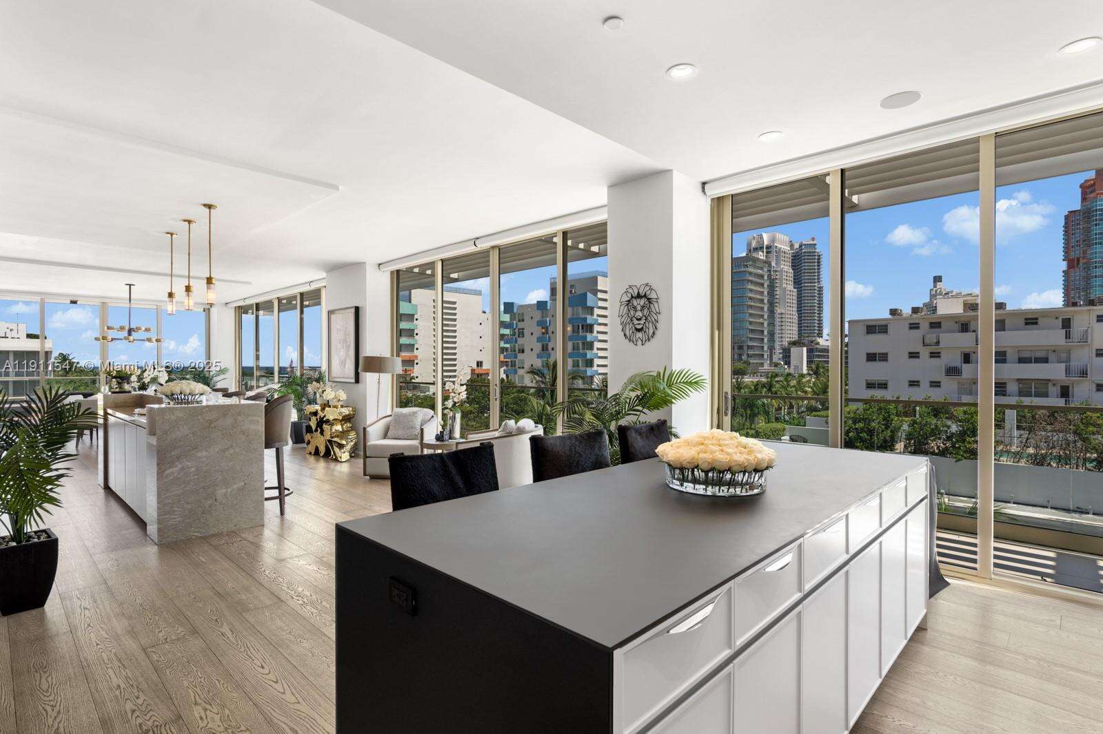 300 COLLINS - 300 Collins Ave, Miami Beach, FL 33139 | Picture 16