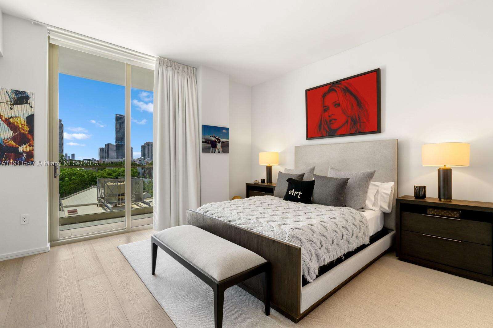 300 COLLINS - 300 Collins Ave, Miami Beach, FL 33139 | Picture 34