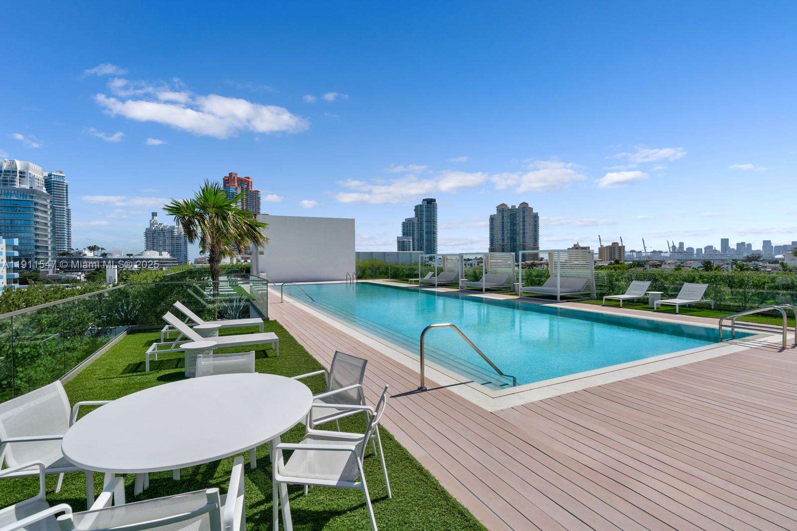 300 COLLINS - 300 Collins Ave, Miami Beach, FL 33139 | Picture 47