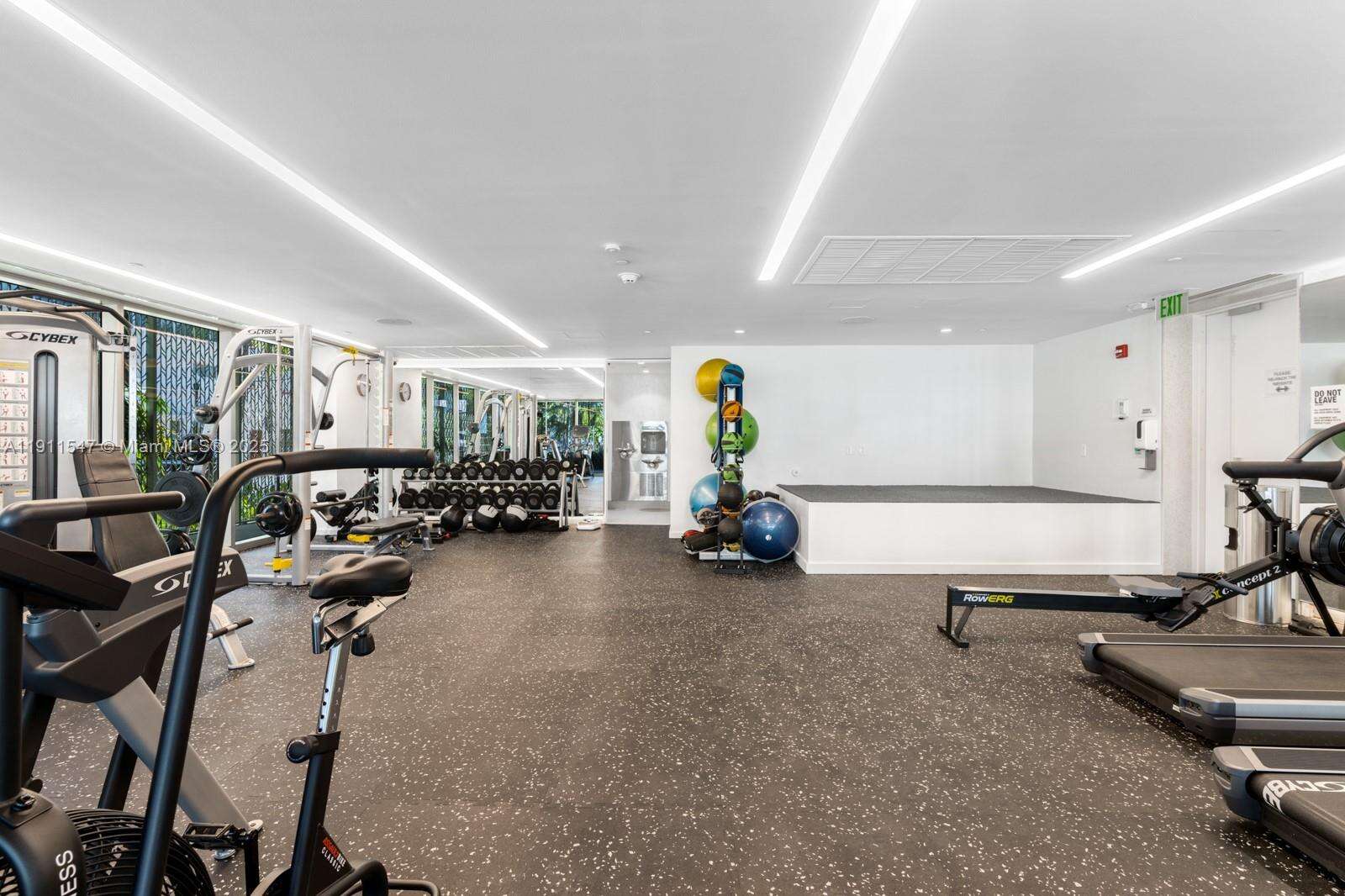 300 COLLINS - 300 Collins Ave, Miami Beach, FL 33139 | Picture 50