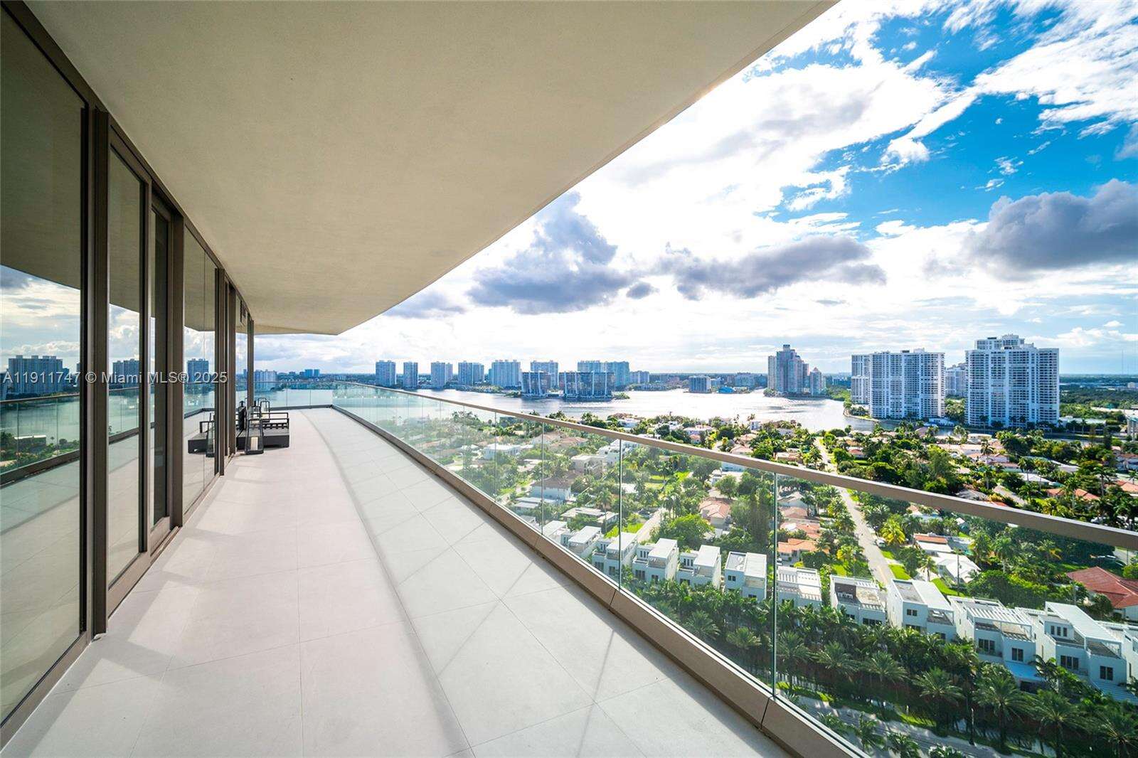 Armani Casa at 18975 Collins Ave, Sunny Isles Beach, FL 33160 - For Sale photo 18