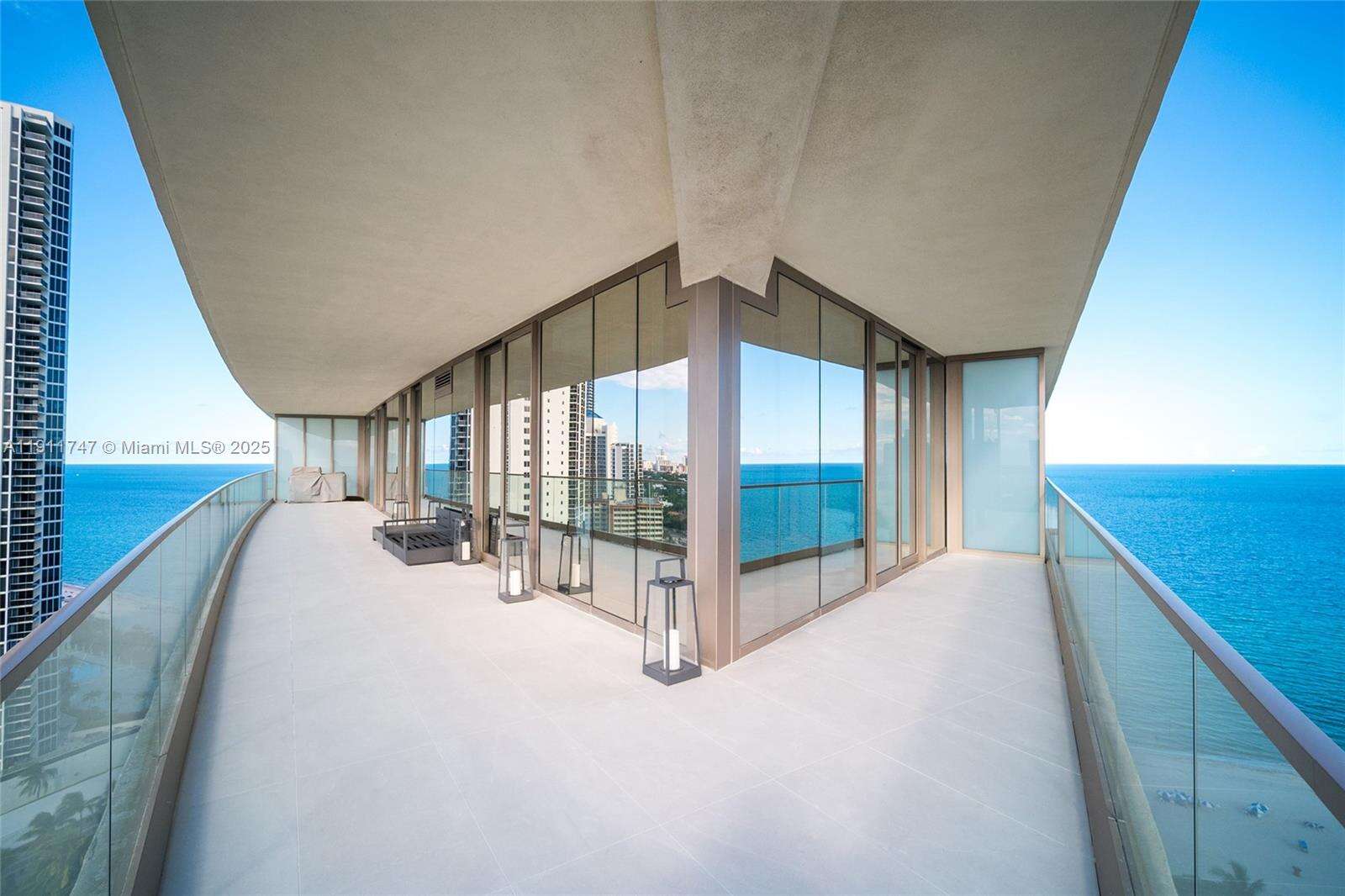Armani Casa at 18975 Collins Ave, Sunny Isles Beach, FL 33160 - For Sale photo 4