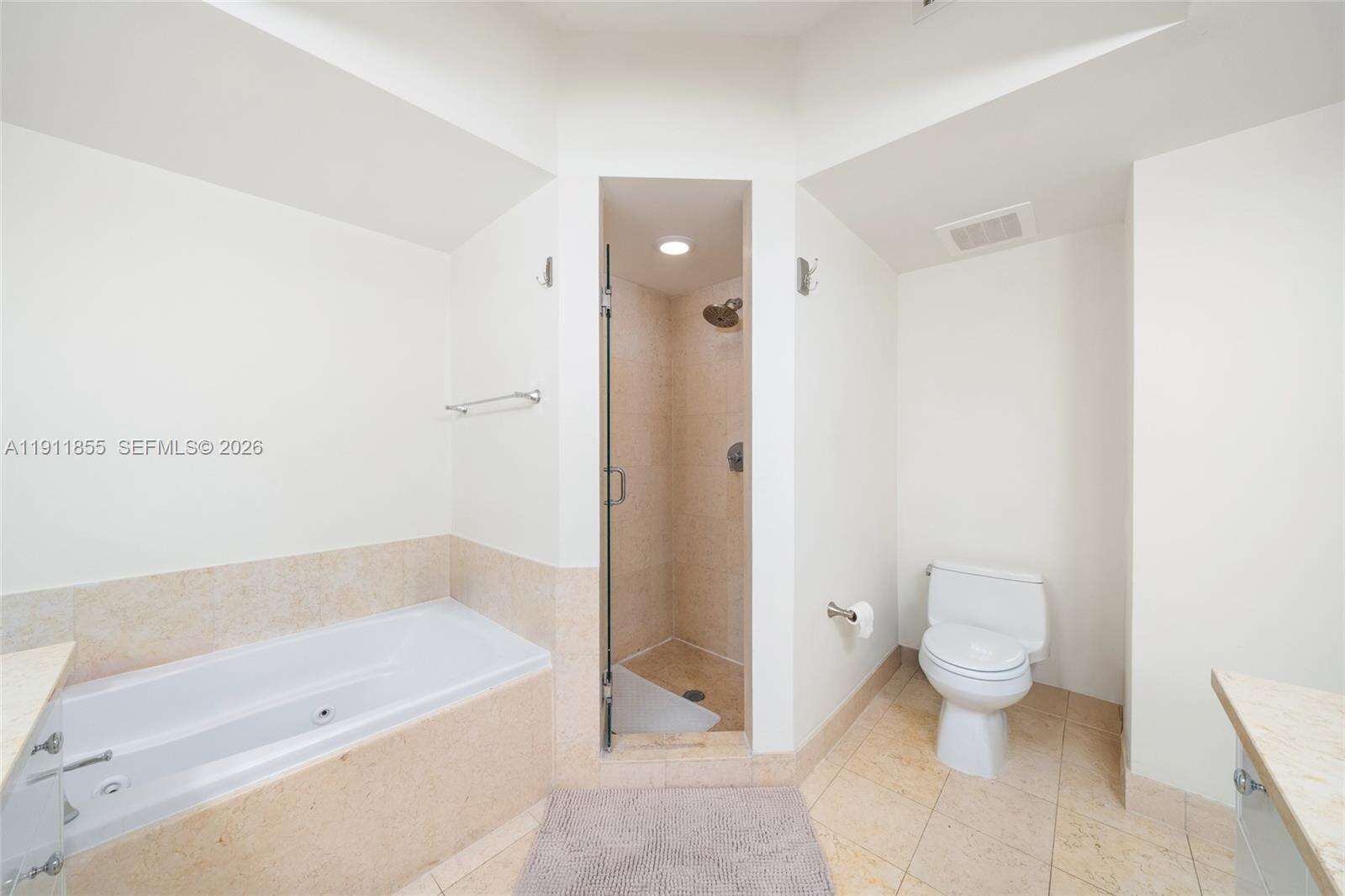 Turnberry Village South at 19900 Country Club Dr, Aventura, FL 33180 - For Sale photo 17