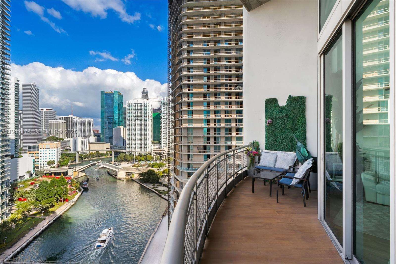 Neo Vertika at 690 1 Ct, Miami, FL 33130 - For Sale photo 24