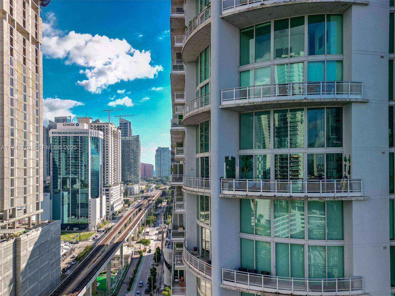 Neo Vertika at 690 1 Ct, Miami, FL 33130 - For Sale photo 34