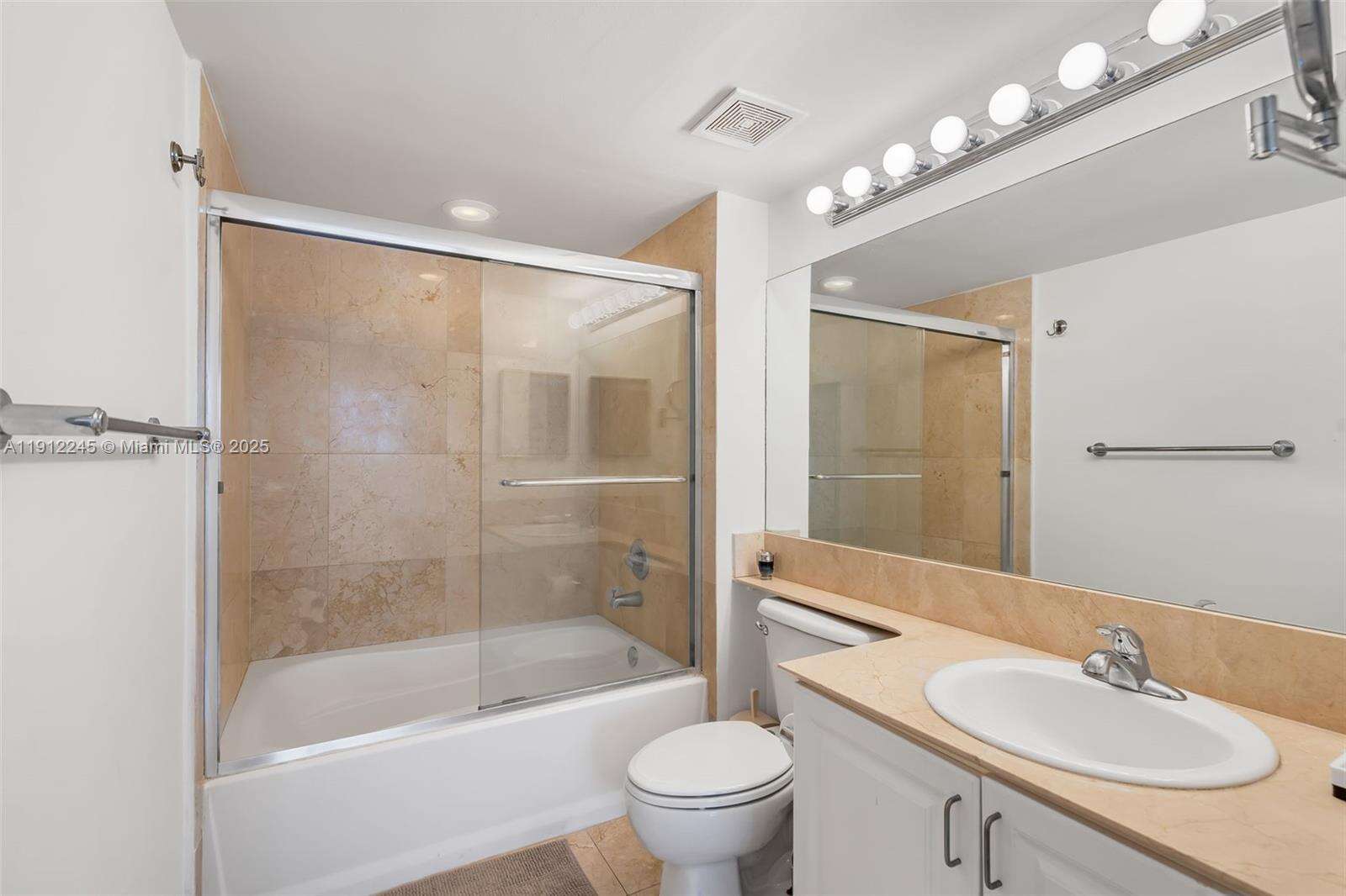 The Mark On Brickell at 1155 Brickell Bay Dr, Miami, FL 33131 - For Sale photo 18