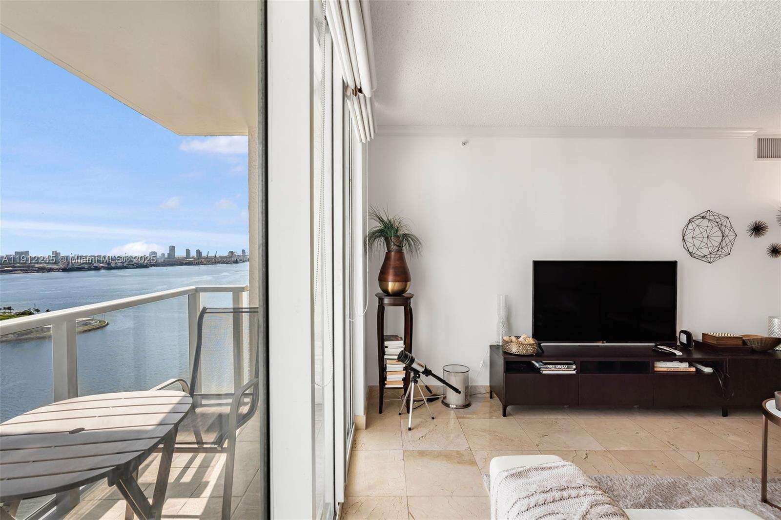 The Mark On Brickell at 1155 Brickell Bay Dr, Miami, FL 33131 - For Sale photo 3