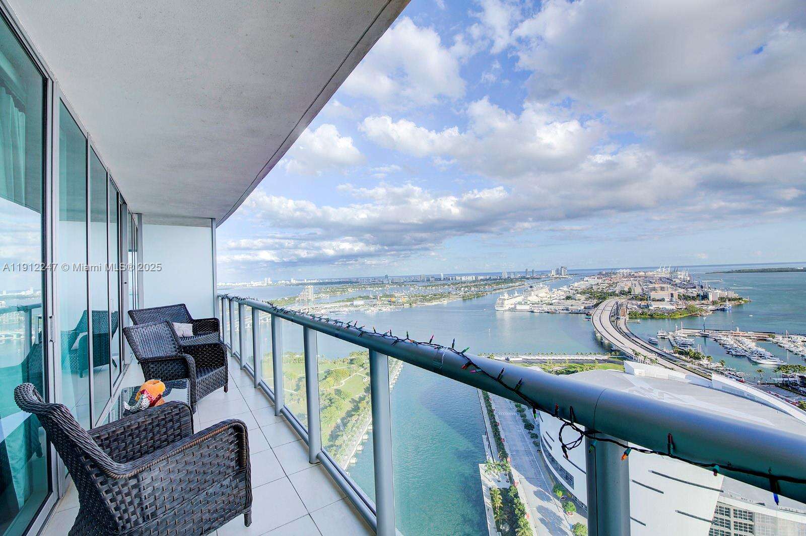 Marina Blue at 888 Biscayne Blvd, Miami, FL 33132 - For Sale photo 13