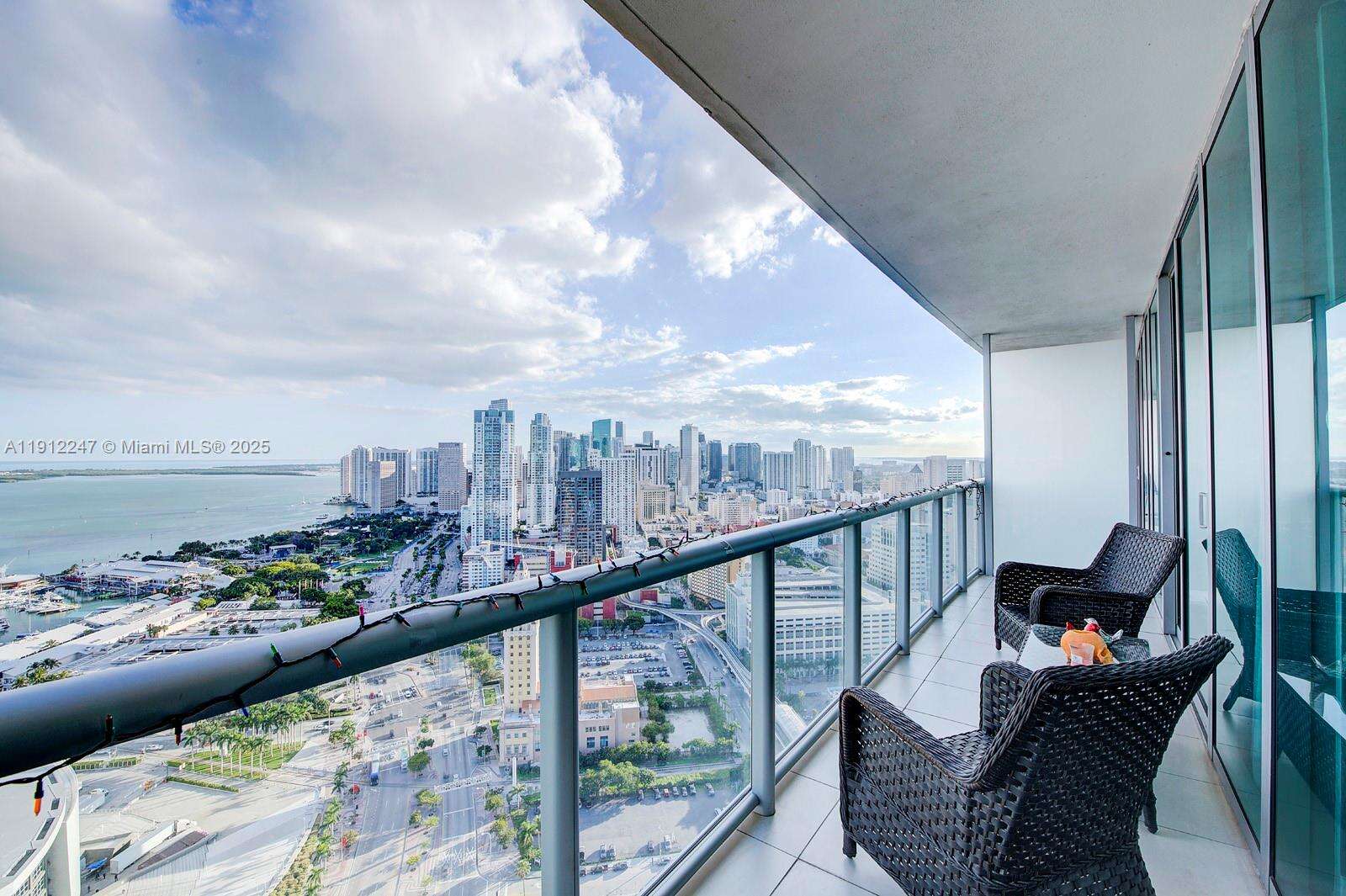 Marina Blue at 888 Biscayne Blvd, Miami, FL 33132 - For Sale photo 14