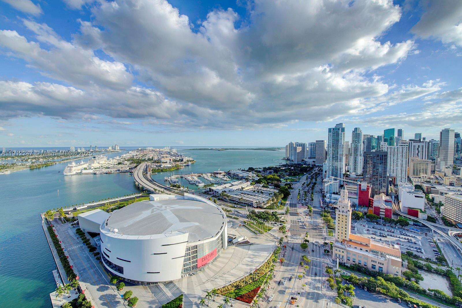 Marina Blue at 888 Biscayne Blvd, Miami, FL 33132 - For Sale photo 15