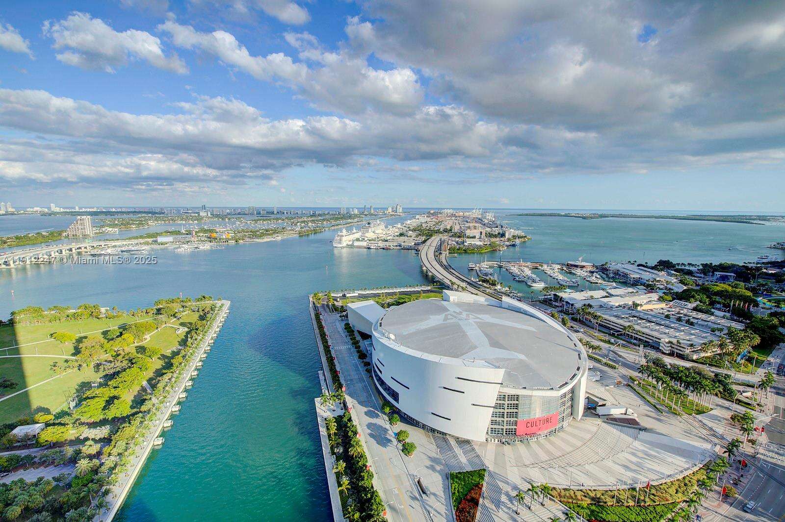 Marina Blue at 888 Biscayne Blvd, Miami, FL 33132 - For Sale photo 16