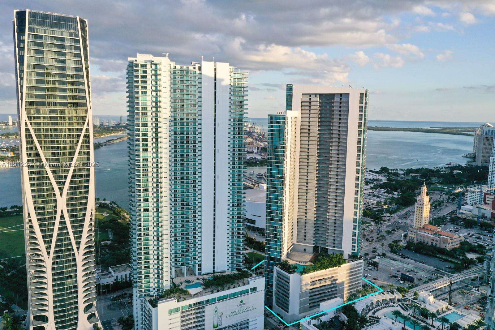 Marina Blue at 888 Biscayne Blvd, Miami, FL 33132 - For Sale photo 17