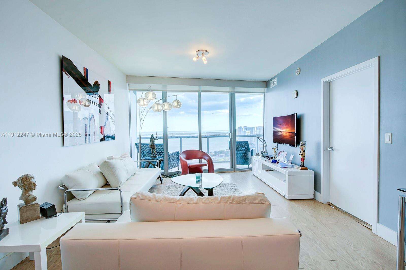 Marina Blue at 888 Biscayne Blvd, Miami, FL 33132 - For Sale photo 3