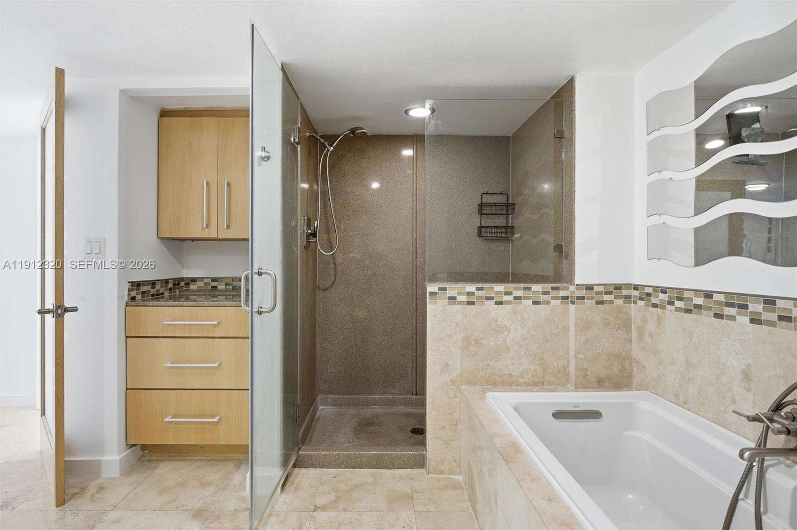 Brickell Key 1 at 520 Brickell Key Dr, Miami, FL 33131 - For Sale photo 43