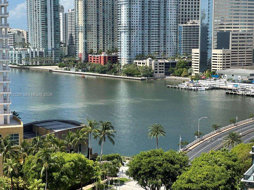 Brickell Key 1 at 520 Brickell Key Dr, Miami, FL 33131 - For Sale photo 61