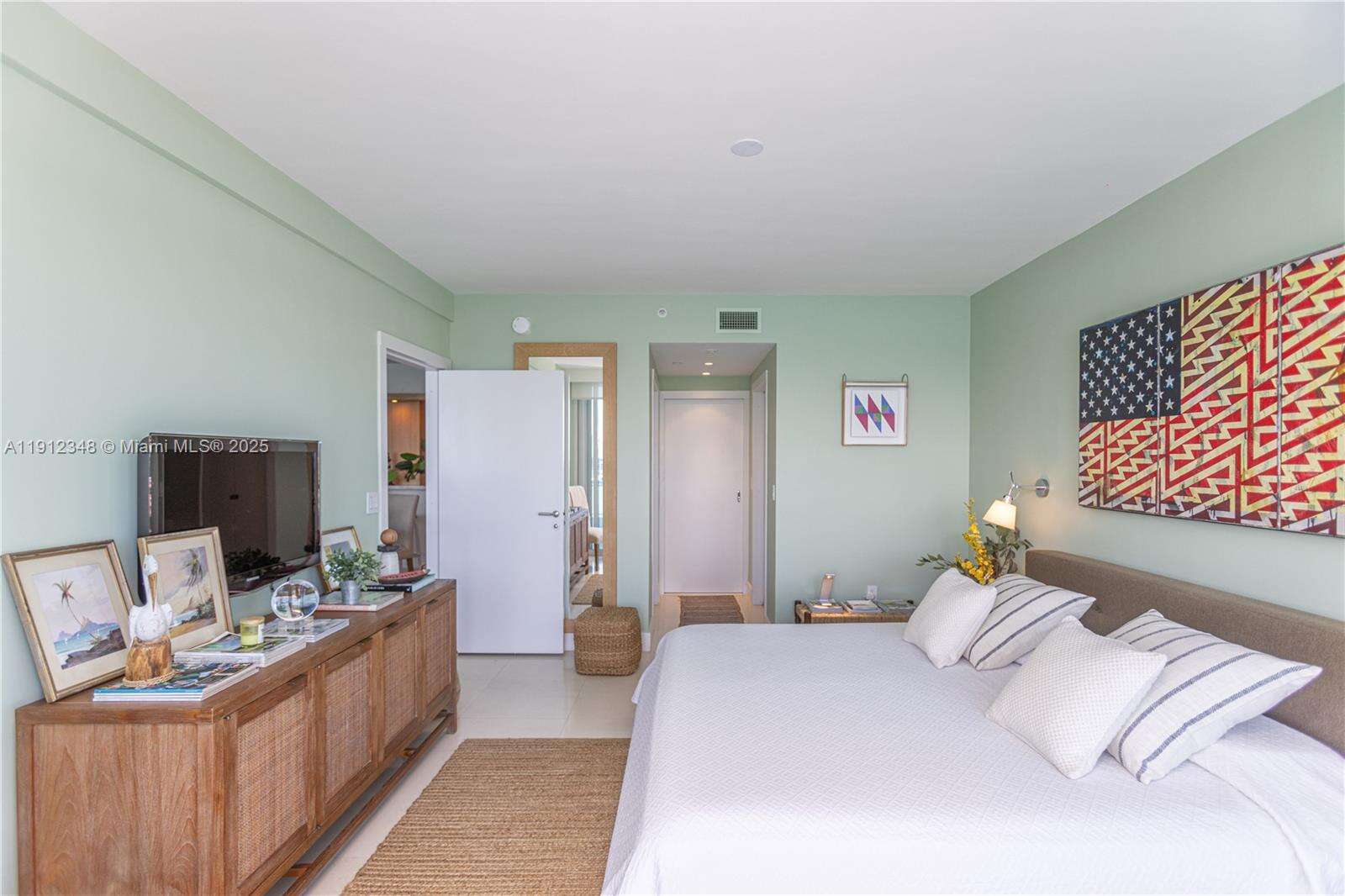 THE BENTLEY BAY - 520 W Ave, Miami Beach, FL 33139 | Picture 15