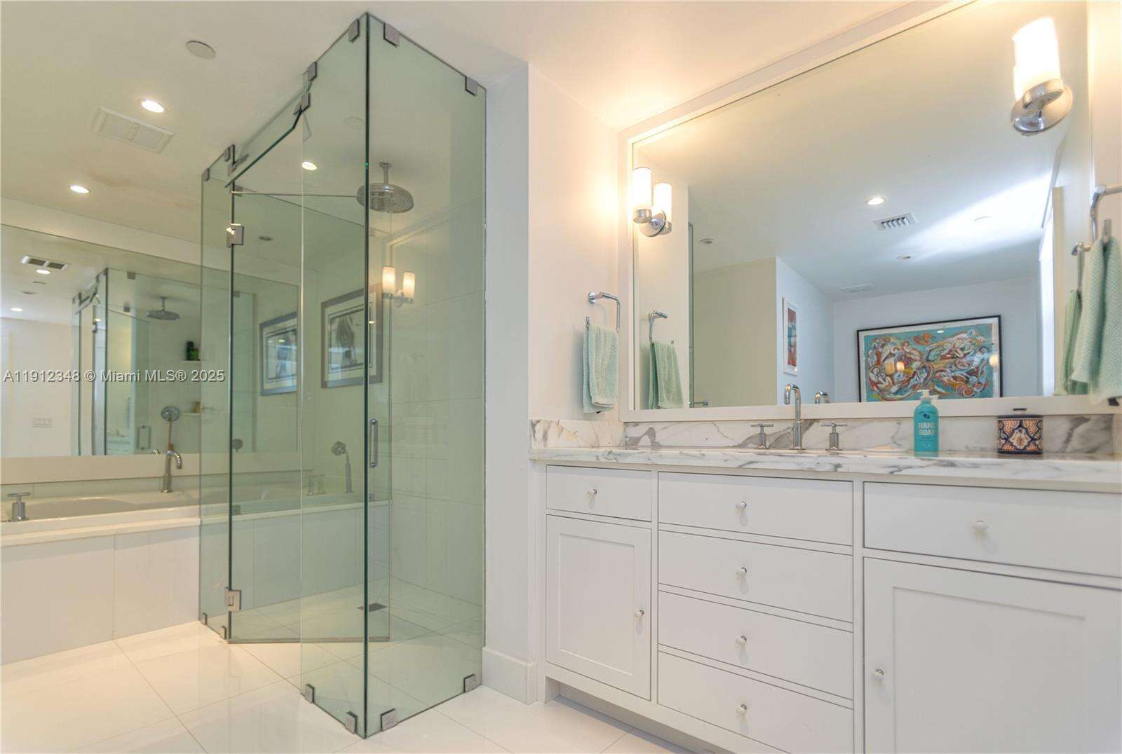 THE BENTLEY BAY - 520 W Ave, Miami Beach, FL 33139 | Picture 19