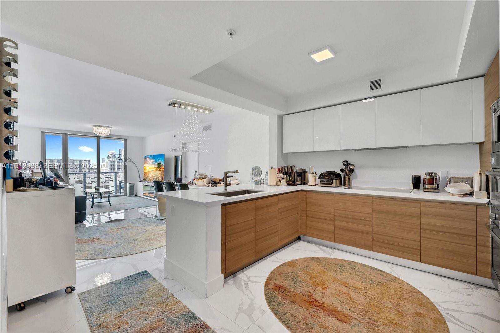 PARQUE TOWERS - 300 Sunny Isles Blvd, Sunny Isles Beach, FL 33160 | Picture 6