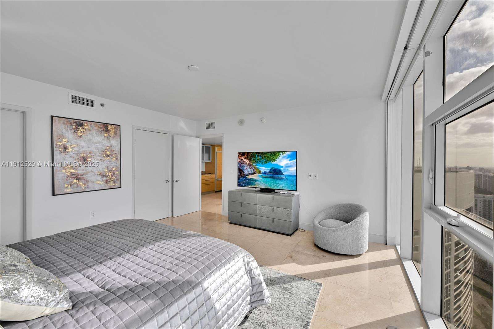 The Beach Club Two at 1830 Ocean Dr, Hallandale Beach, FL 33009 - For Sale photo 3
