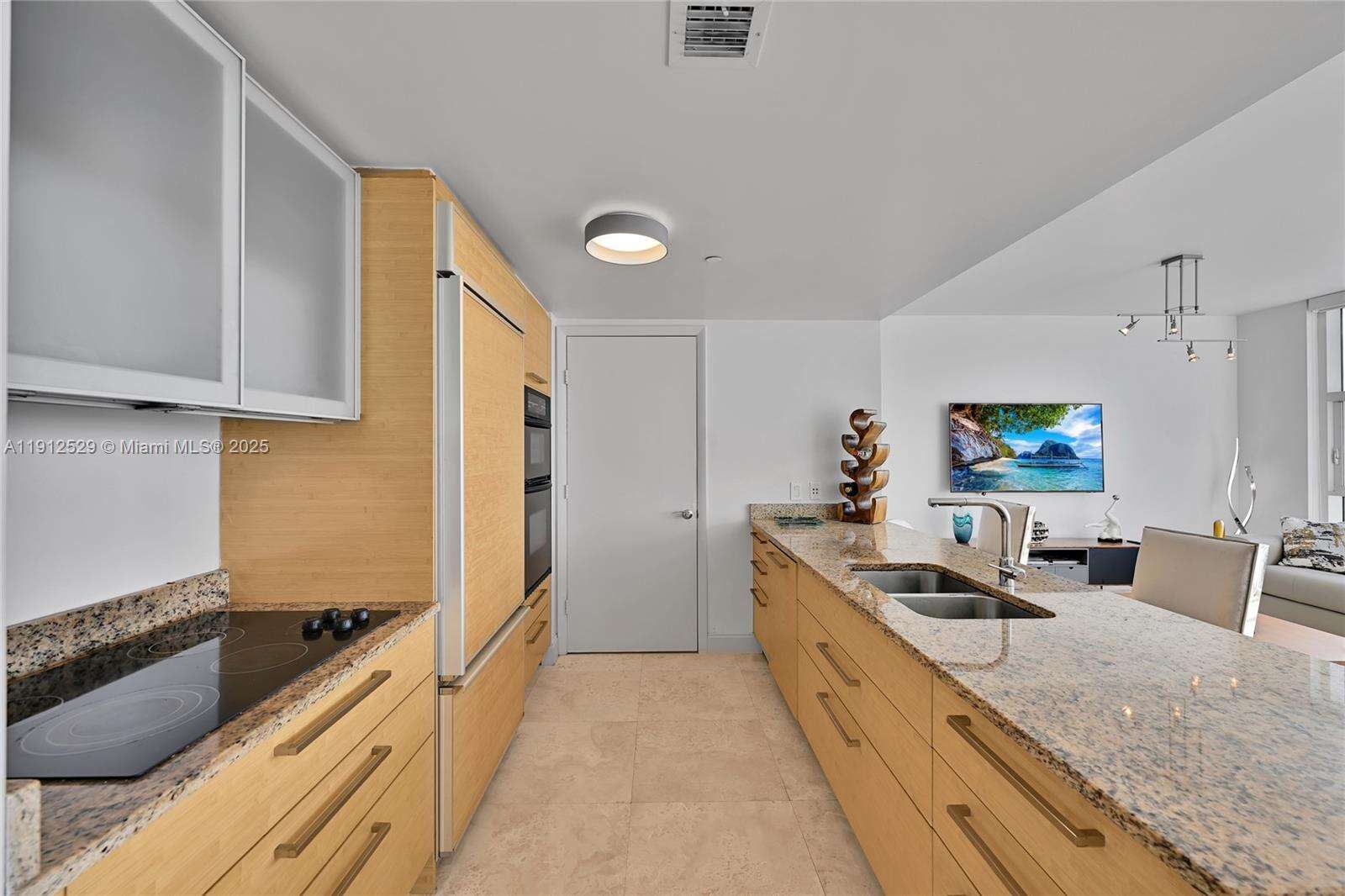 The Beach Club Two at 1830 Ocean Dr, Hallandale Beach, FL 33009 - For Sale photo 8