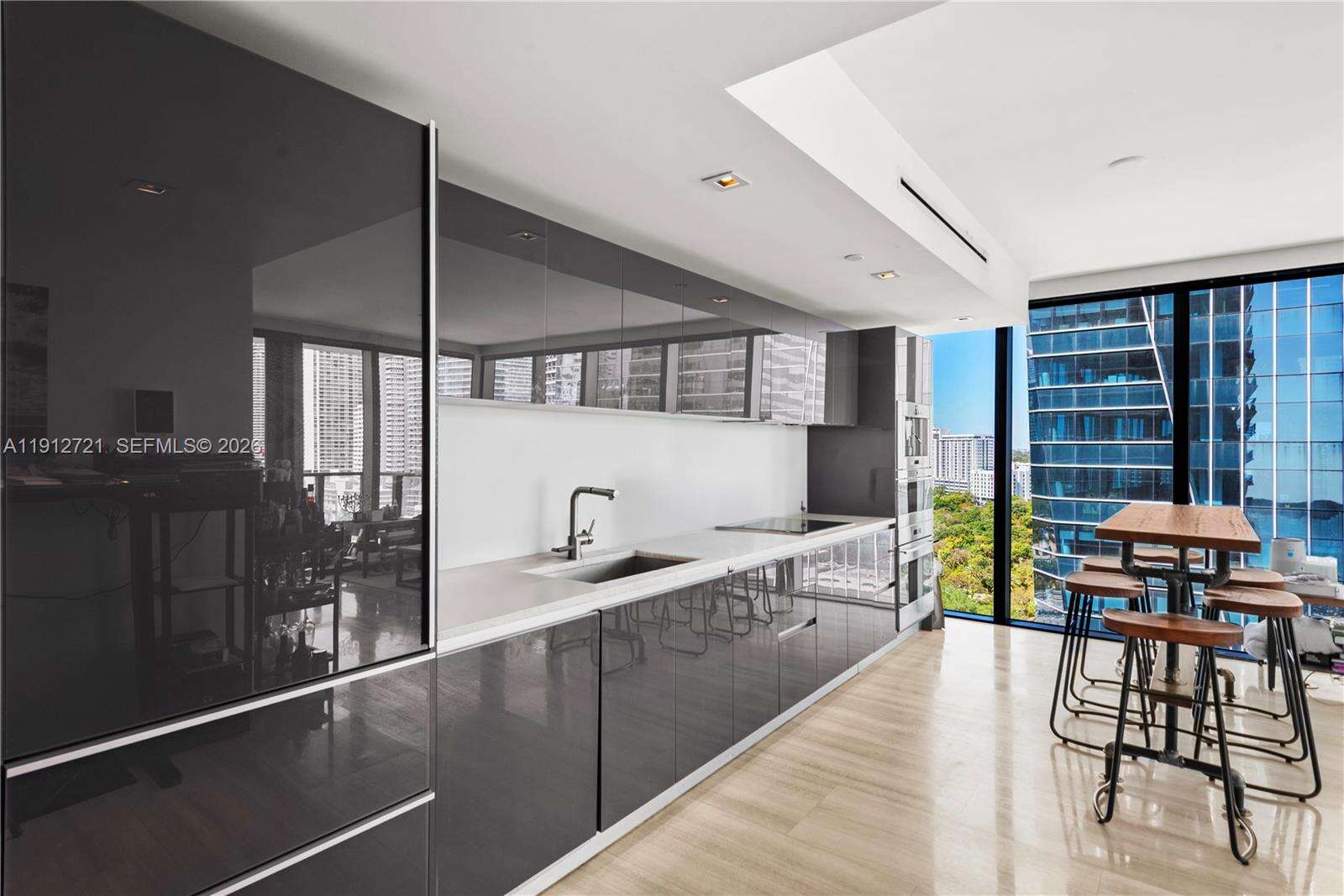 Echo Brickell at 1451 Brickell Ave, Miami, FL 33131 - For Sale photo 3