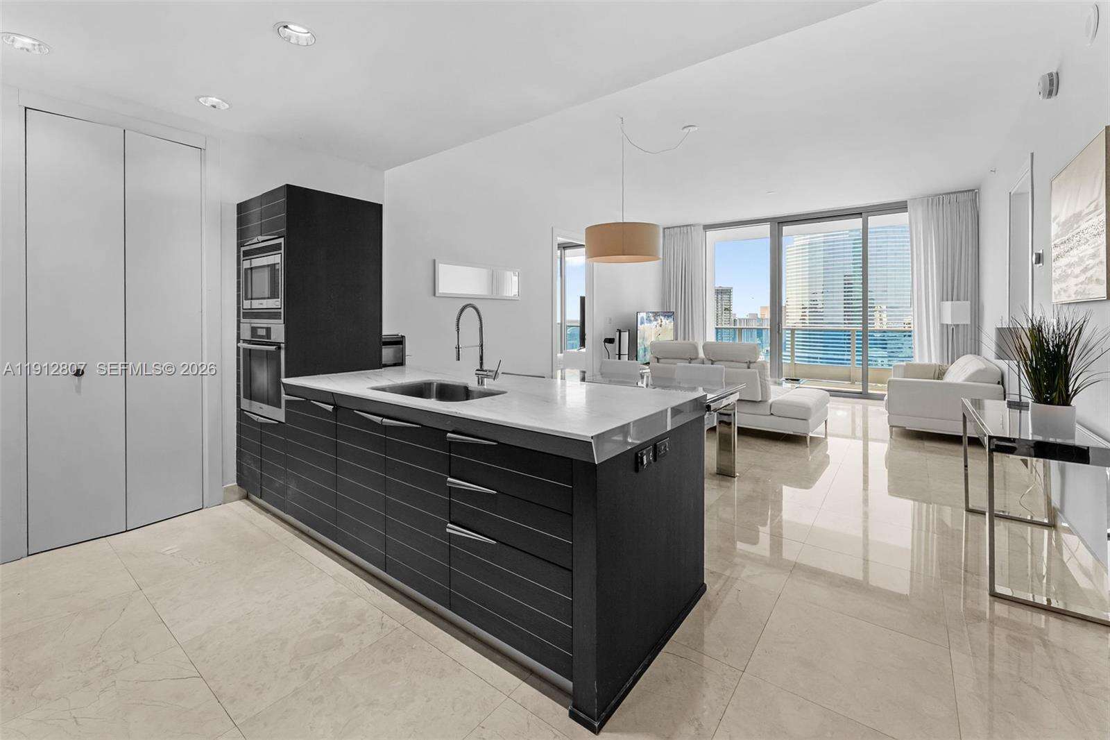 Epic Residences at 200 Biscayne Blvd Way, Miami, FL 33131 - For Sale photo 1
