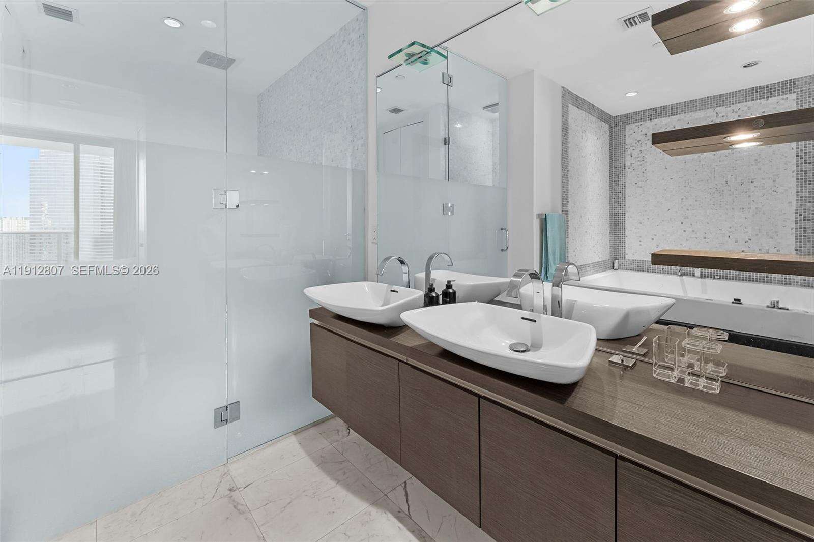 Epic Residences at 200 Biscayne Blvd Way, Miami, FL 33131 - For Sale photo 22