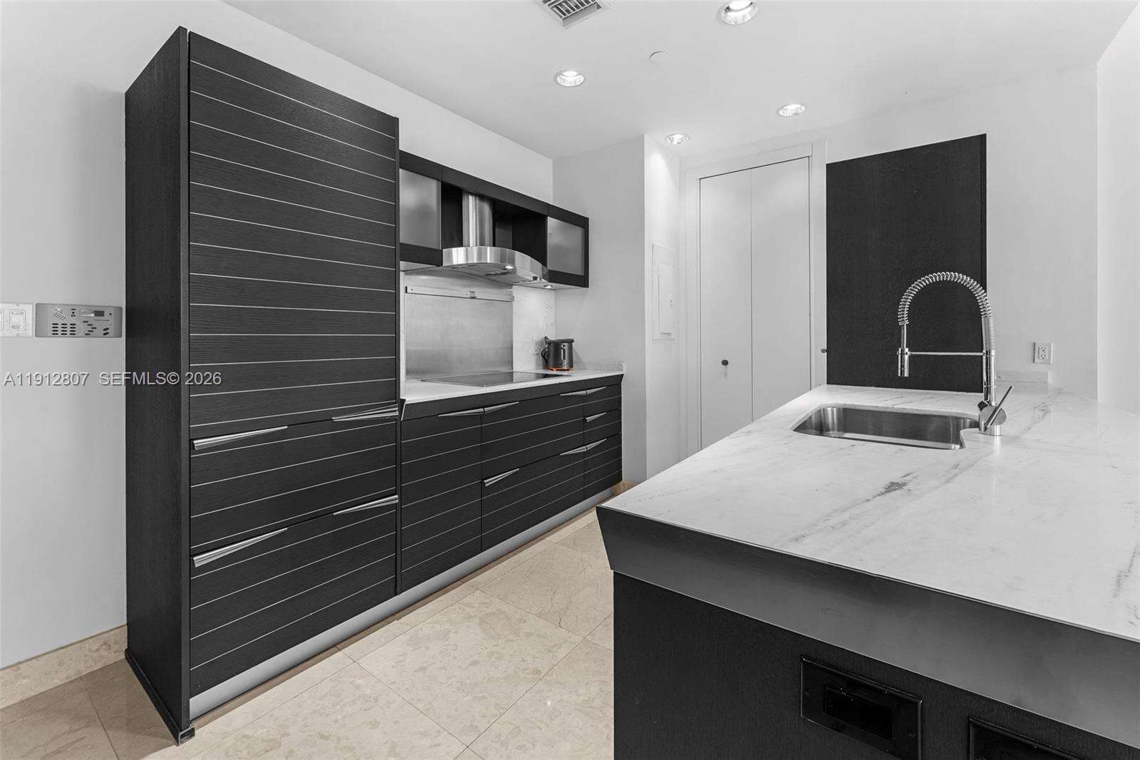 Epic Residences at 200 Biscayne Blvd Way, Miami, FL 33131 - For Sale photo 7