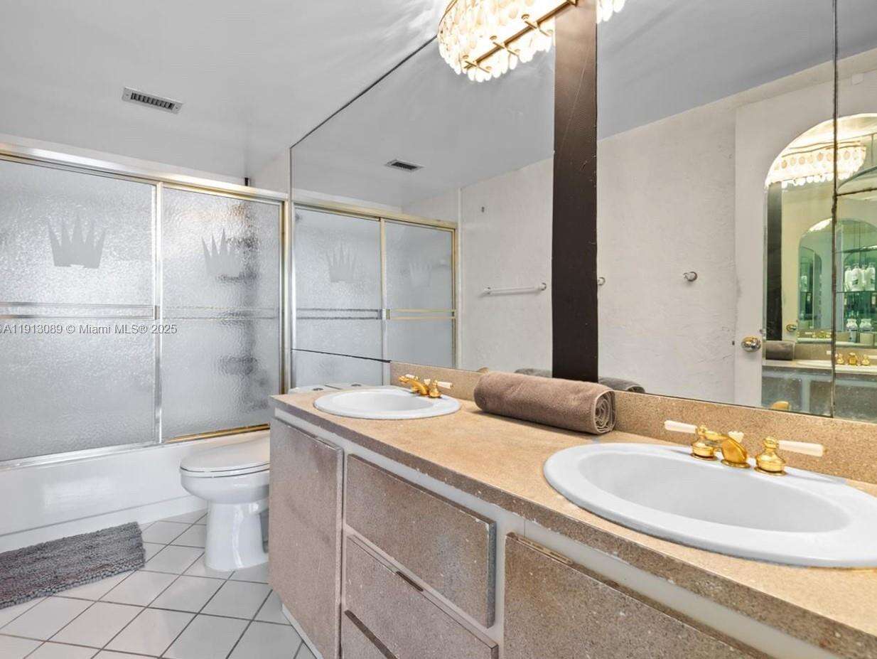 KING COLE - 900 Bay Dr, Miami Beach, FL 33141 | Picture 21