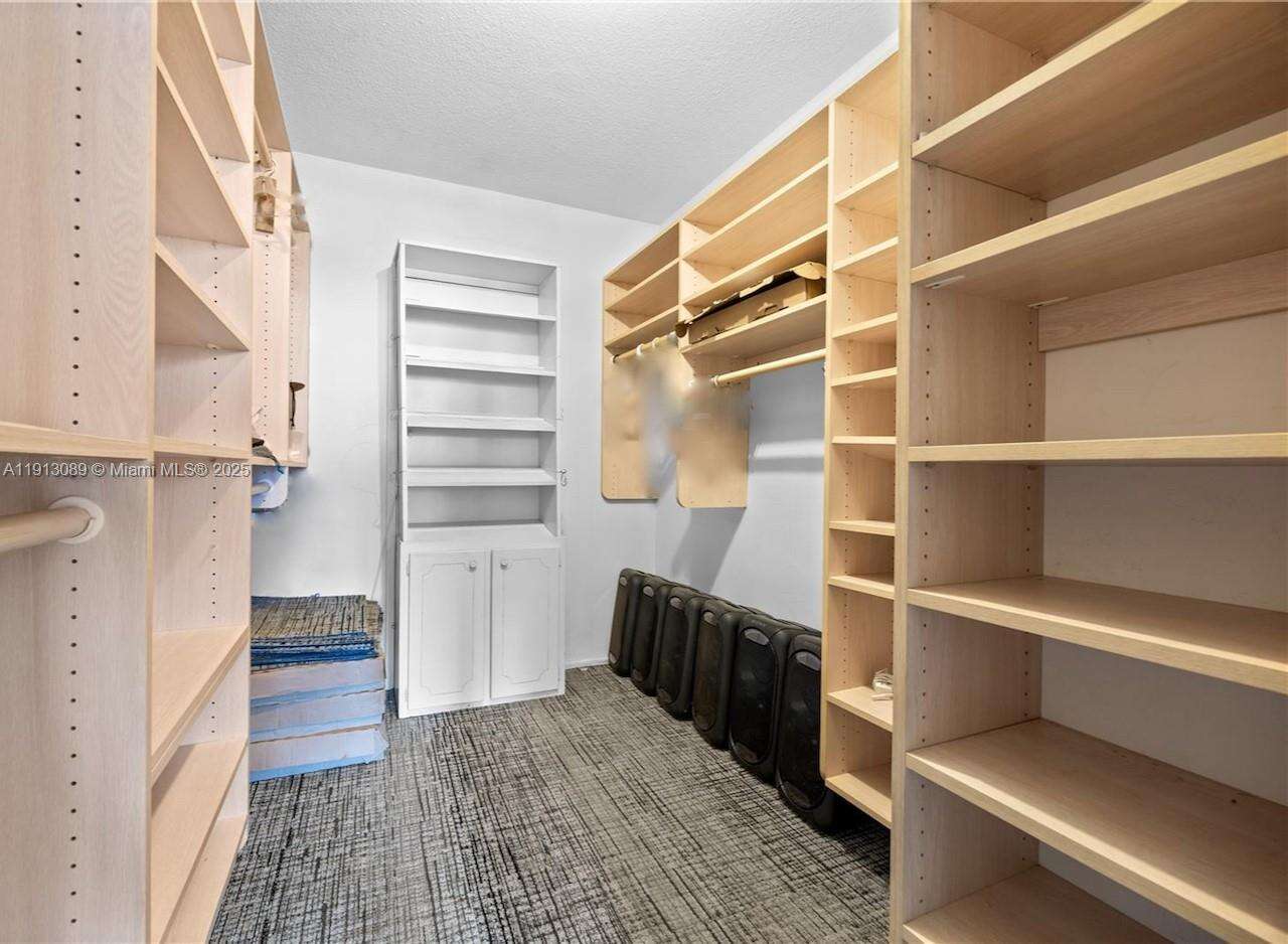 KING COLE - 900 Bay Dr, Miami Beach, FL 33141 | Picture 22