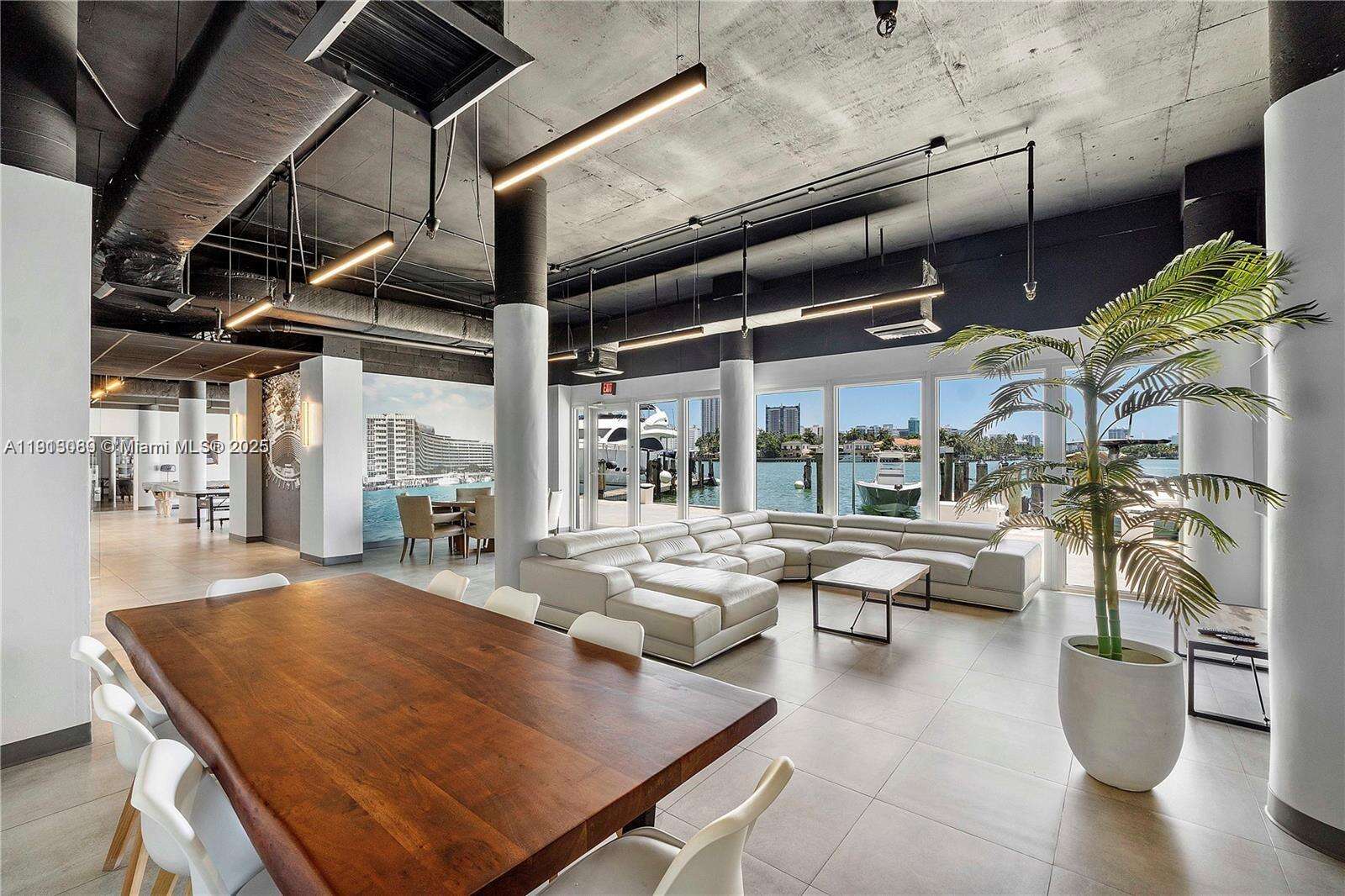 KING COLE - 900 Bay Dr, Miami Beach, FL 33141 | Picture 35