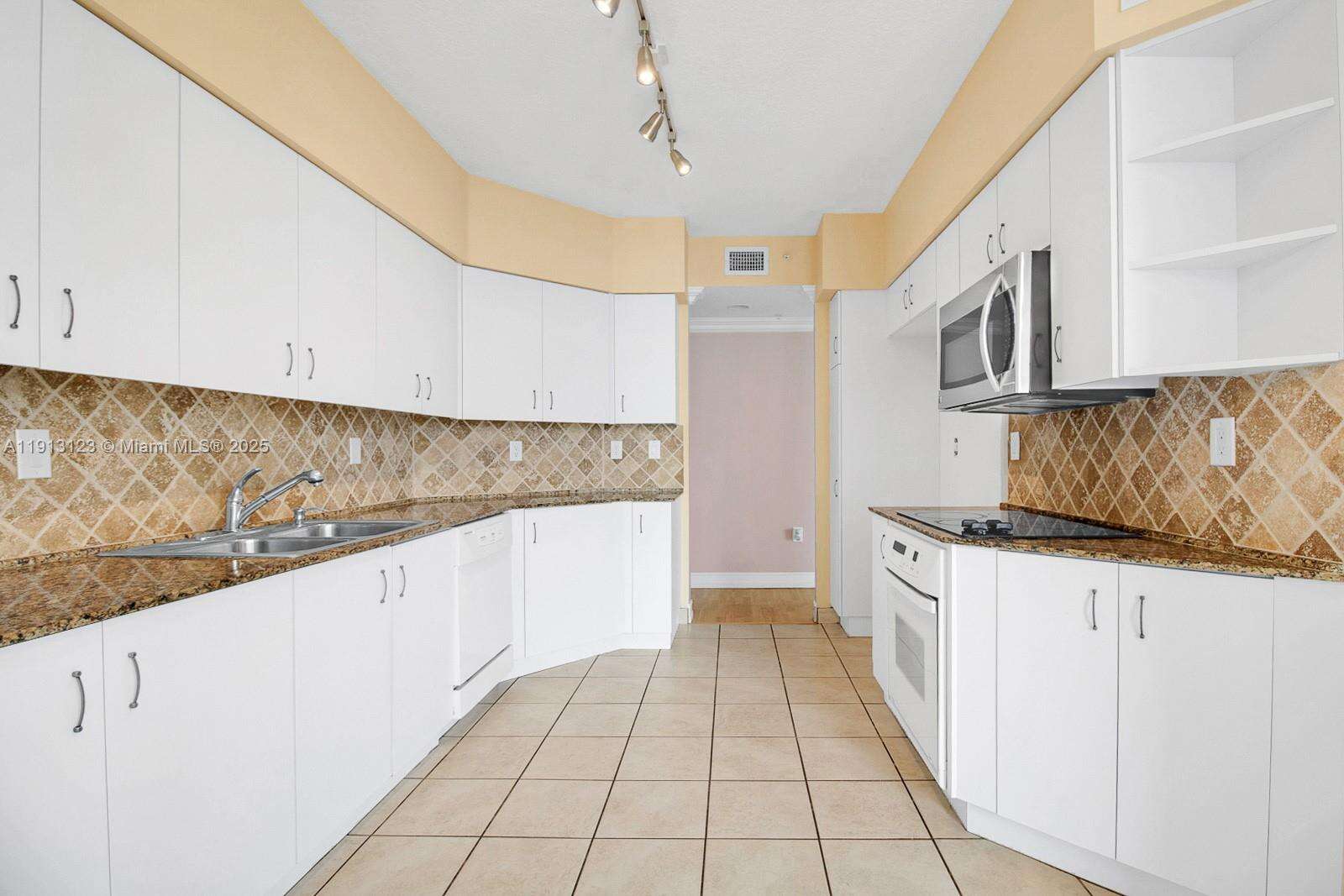 Hidden Bay at 3370 Hidden Bay Dr, Aventura, FL 33180 - For Sale photo 21