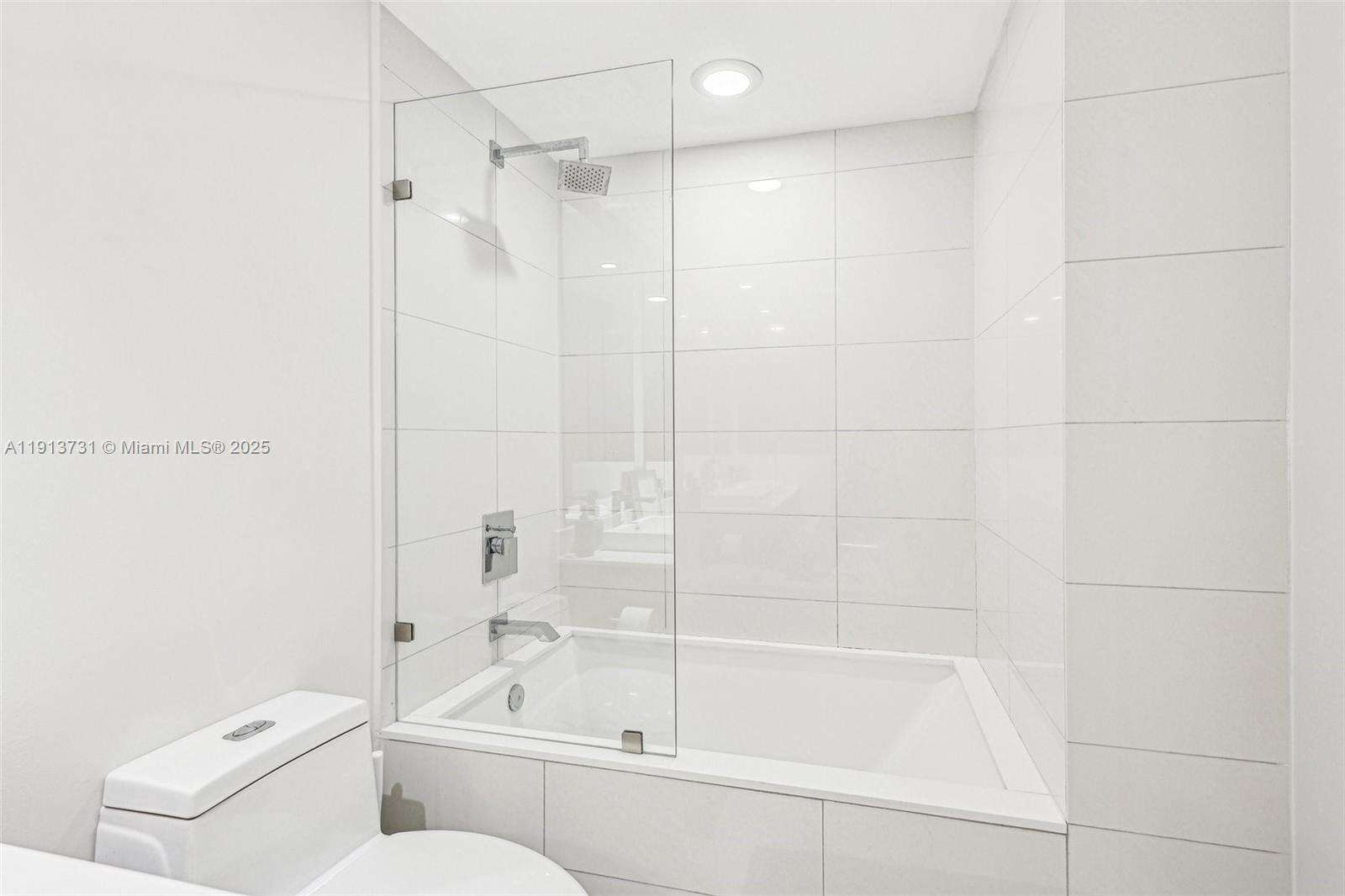 Sls Brickell at 1300 Miami Ave, Miami, FL 33130 - For Sale photo 21