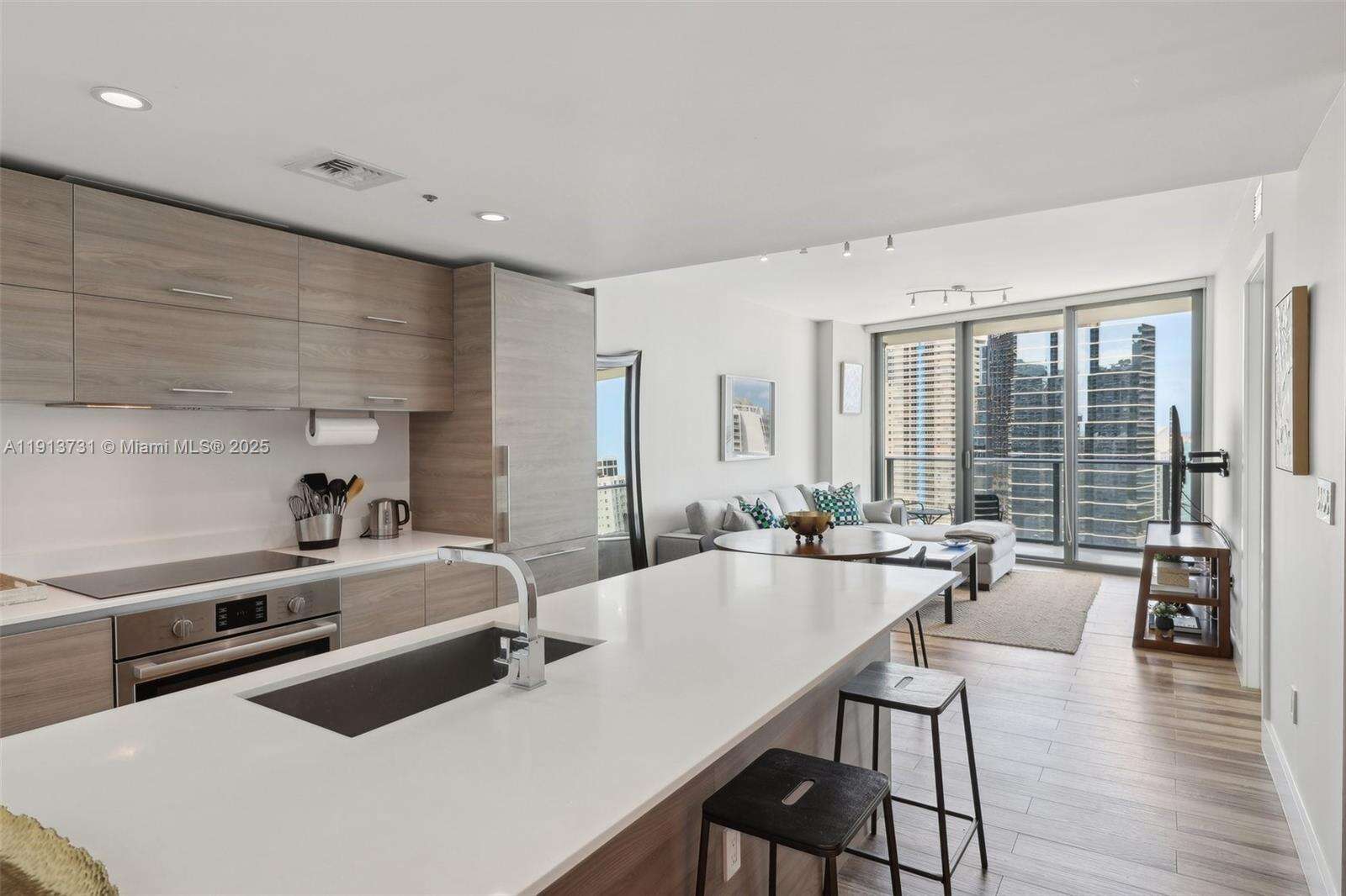 Sls Brickell at 1300 Miami Ave, Miami, FL 33130 - For Sale photo 10
