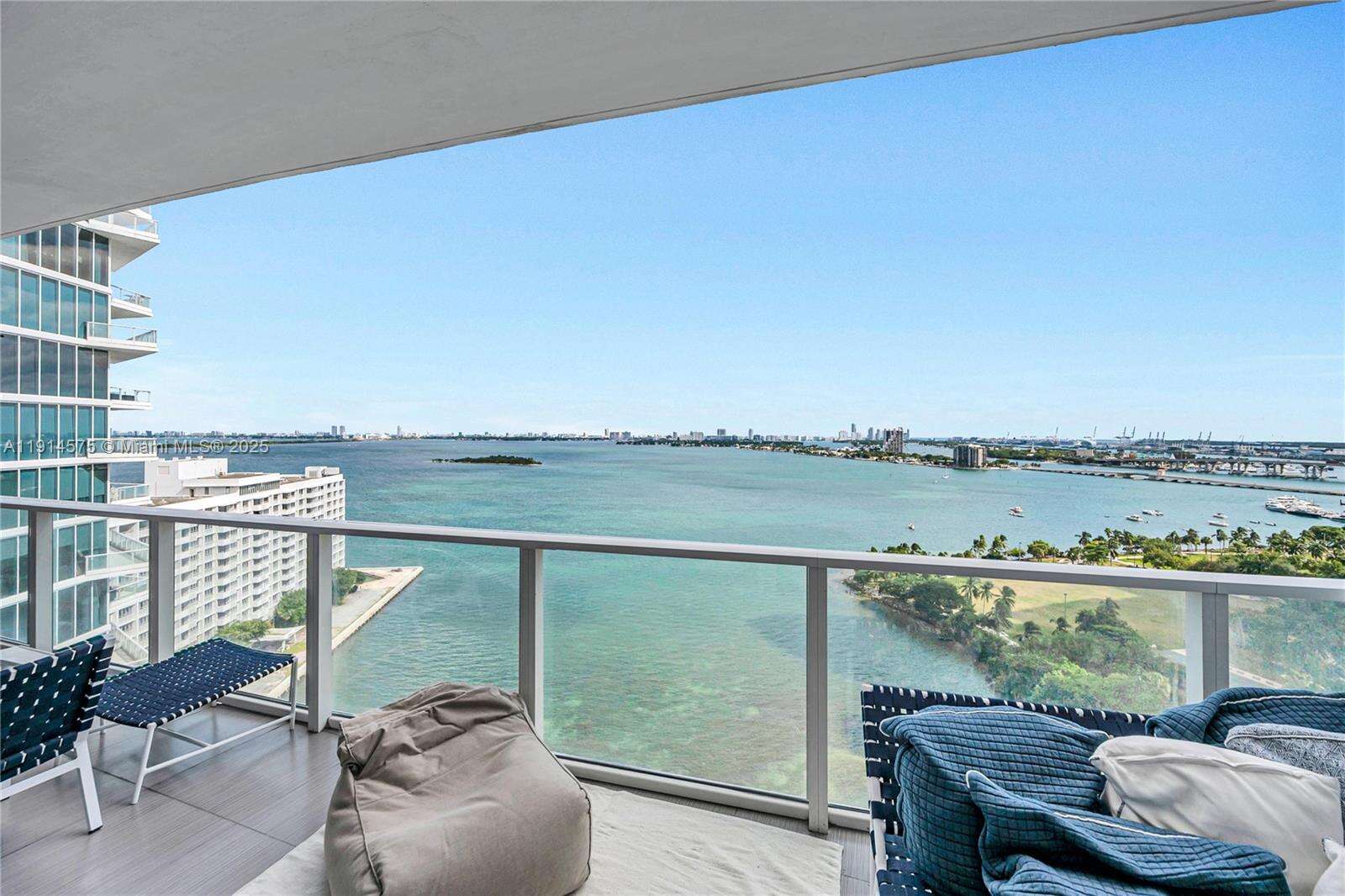 PARAMOUNT BAY - 2020 Bayshore Dr, Miami, FL 33137 | Picture 11