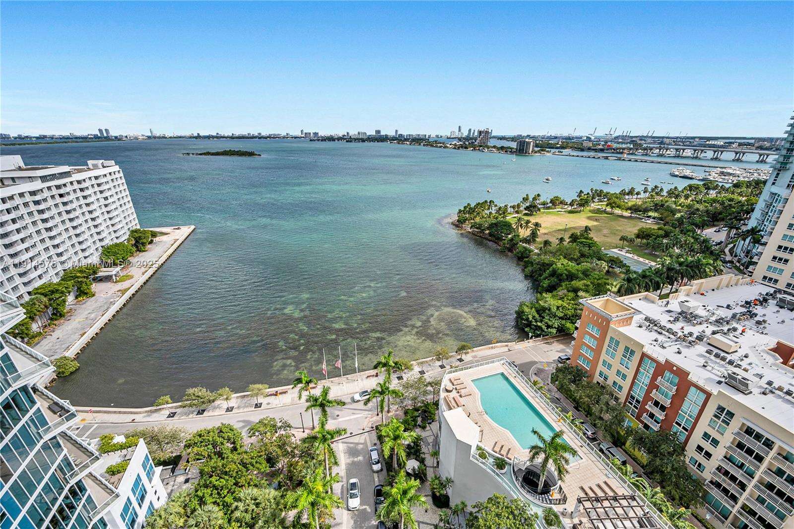 PARAMOUNT BAY - 2020 Bayshore Dr, Miami, FL 33137 | Picture 13
