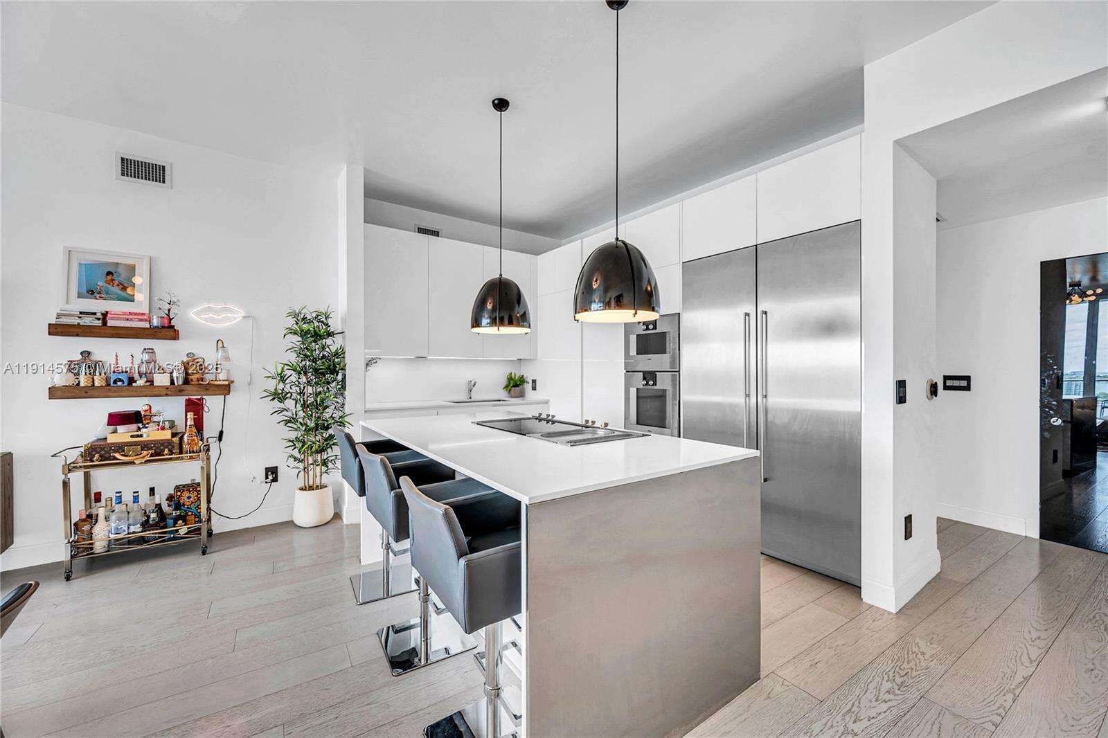 PARAMOUNT BAY - 2020 Bayshore Dr, Miami, FL 33137 | Picture 18