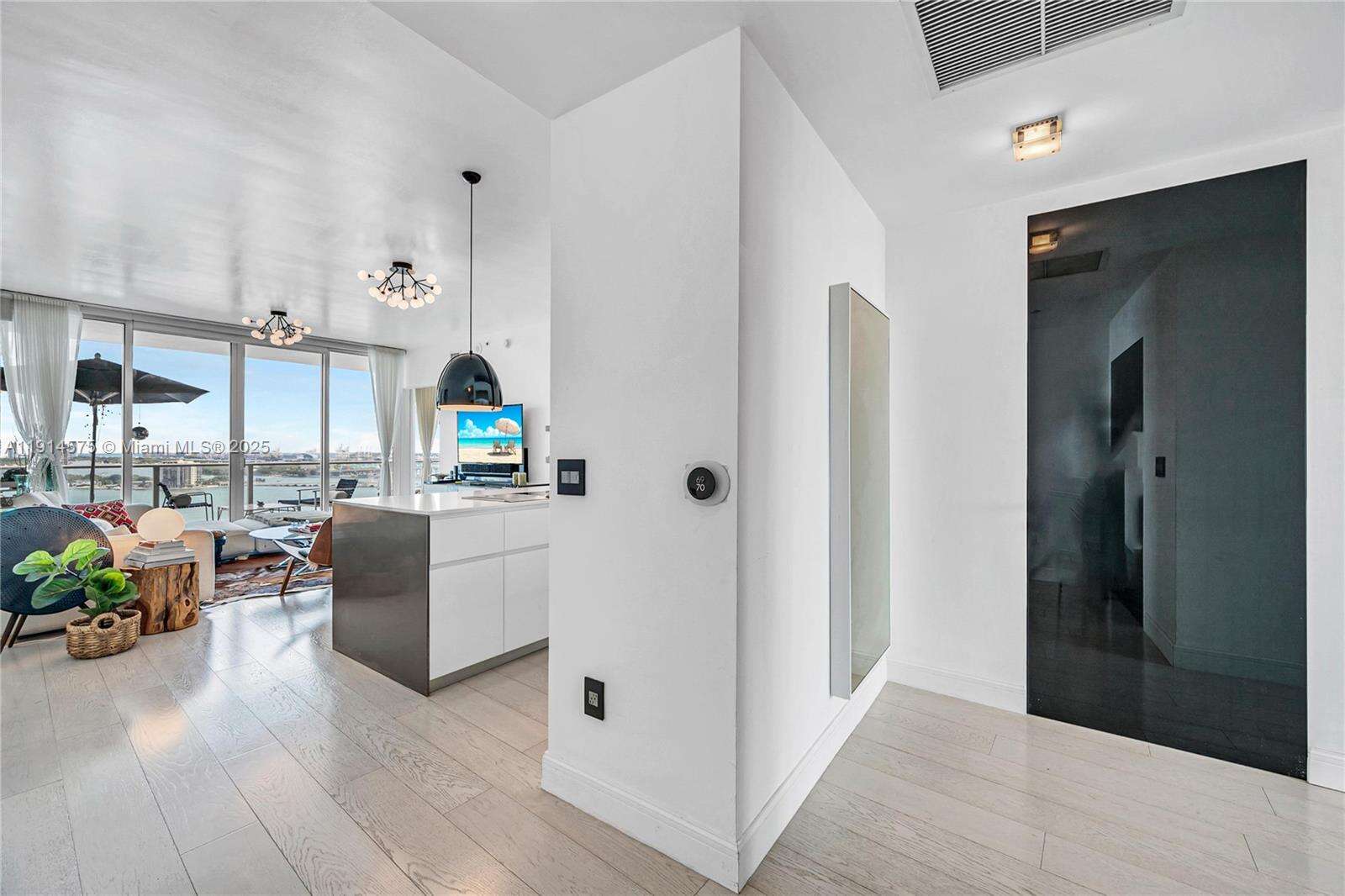 PARAMOUNT BAY - 2020 Bayshore Dr, Miami, FL 33137 | Picture 26