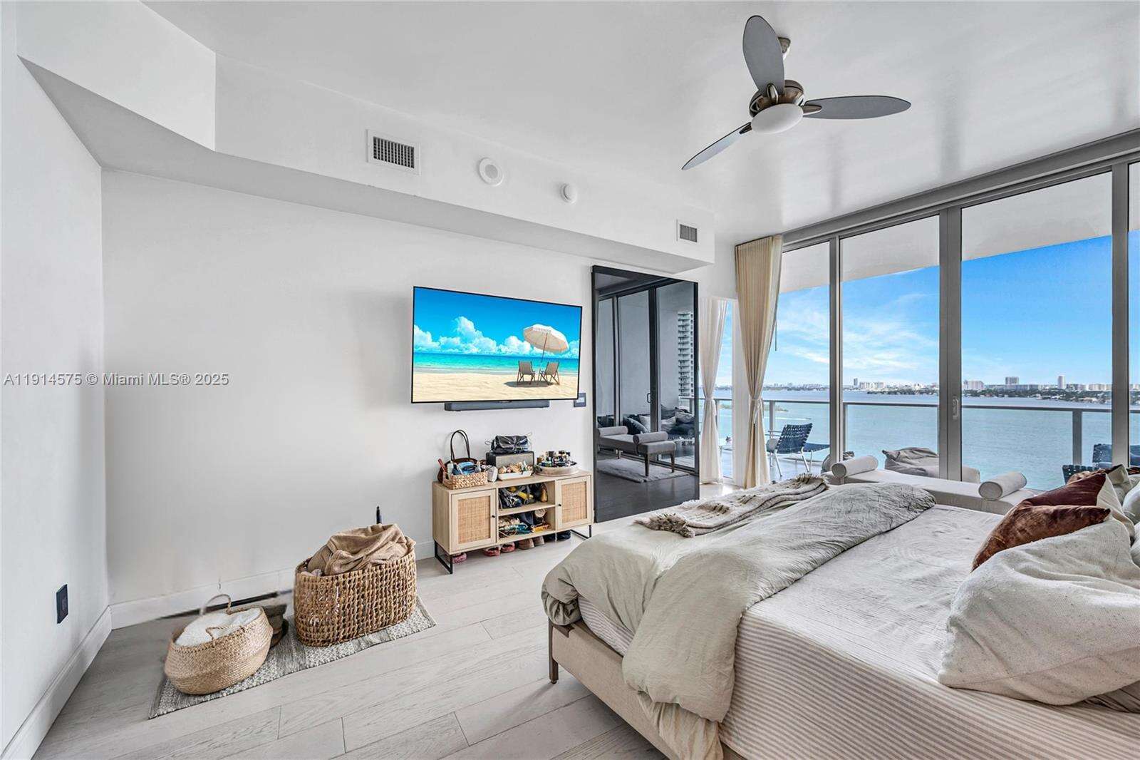 PARAMOUNT BAY - 2020 Bayshore Dr, Miami, FL 33137 | Picture 6