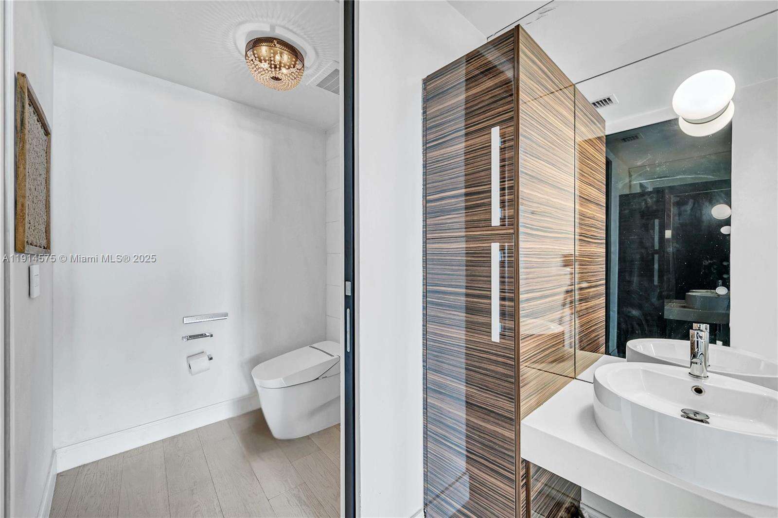PARAMOUNT BAY - 2020 Bayshore Dr, Miami, FL 33137 | Picture 8