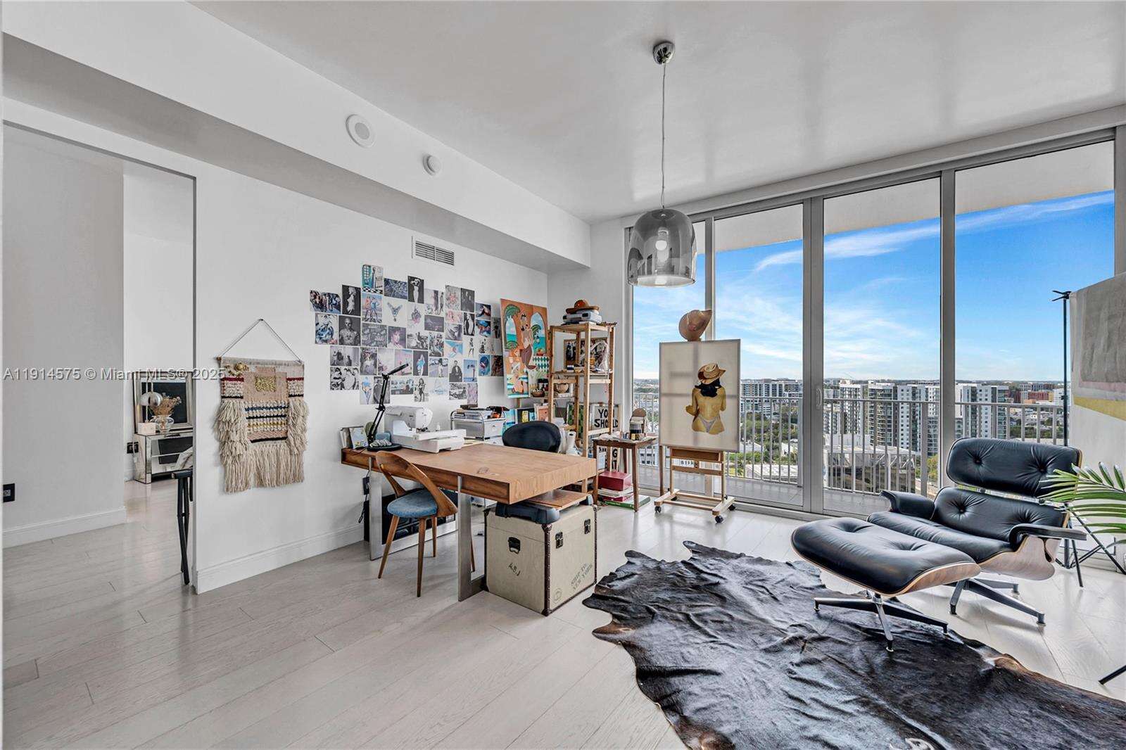 PARAMOUNT BAY - 2020 Bayshore Dr, Miami, FL 33137 | Picture 9