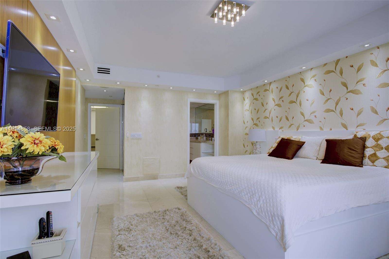 GREEN DIAMOND - 4775 Collins Ave, Miami Beach, FL 33140 | Picture 16