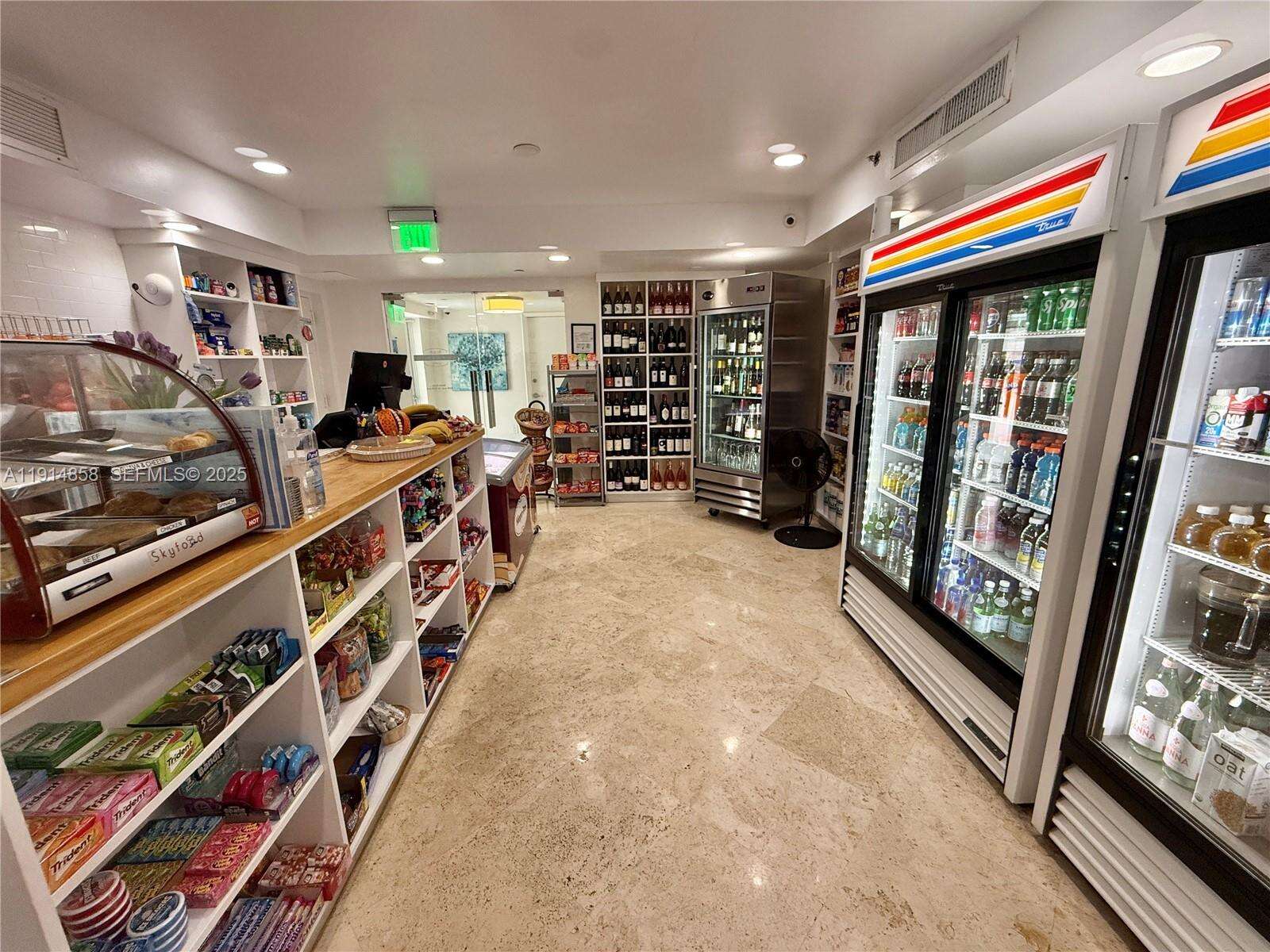 GREEN DIAMOND - 4775 Collins Ave, Miami Beach, FL 33140 | Picture 30