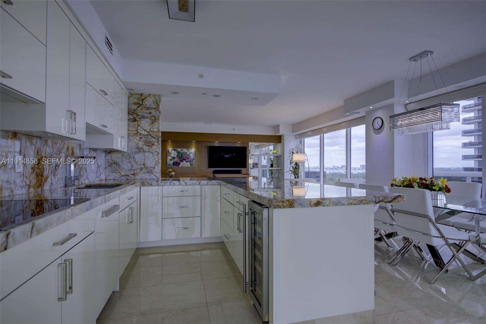 GREEN DIAMOND - 4775 Collins Ave, Miami Beach, FL 33140 | Picture 10
