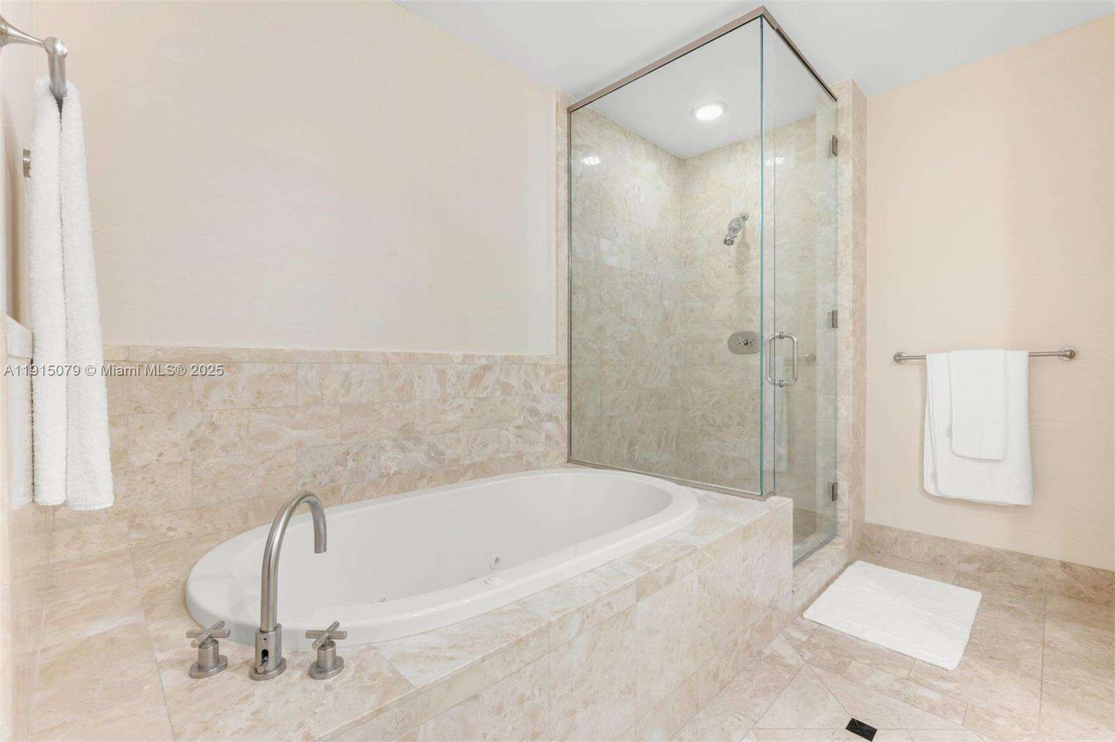 MILLENNIUM TOWER - 1425 Brickell Ave, Miami, FL 33131 | Picture 42