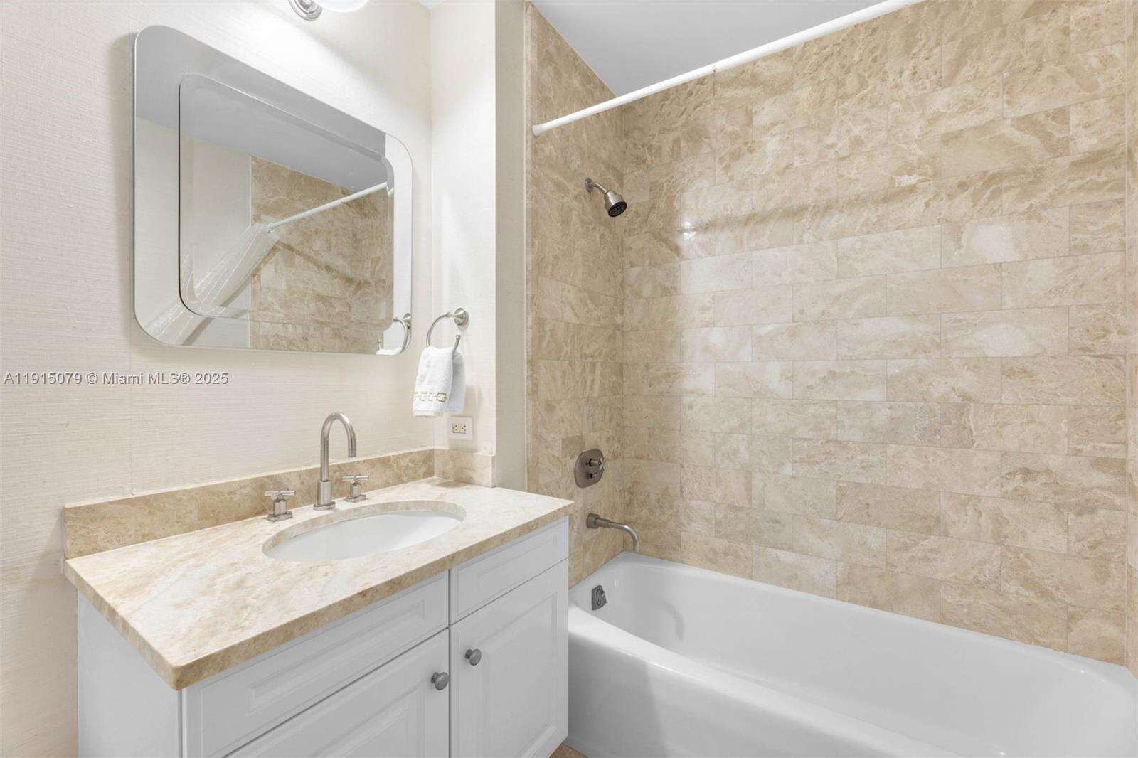 MILLENNIUM TOWER - 1425 Brickell Ave, Miami, FL 33131 | Picture 44