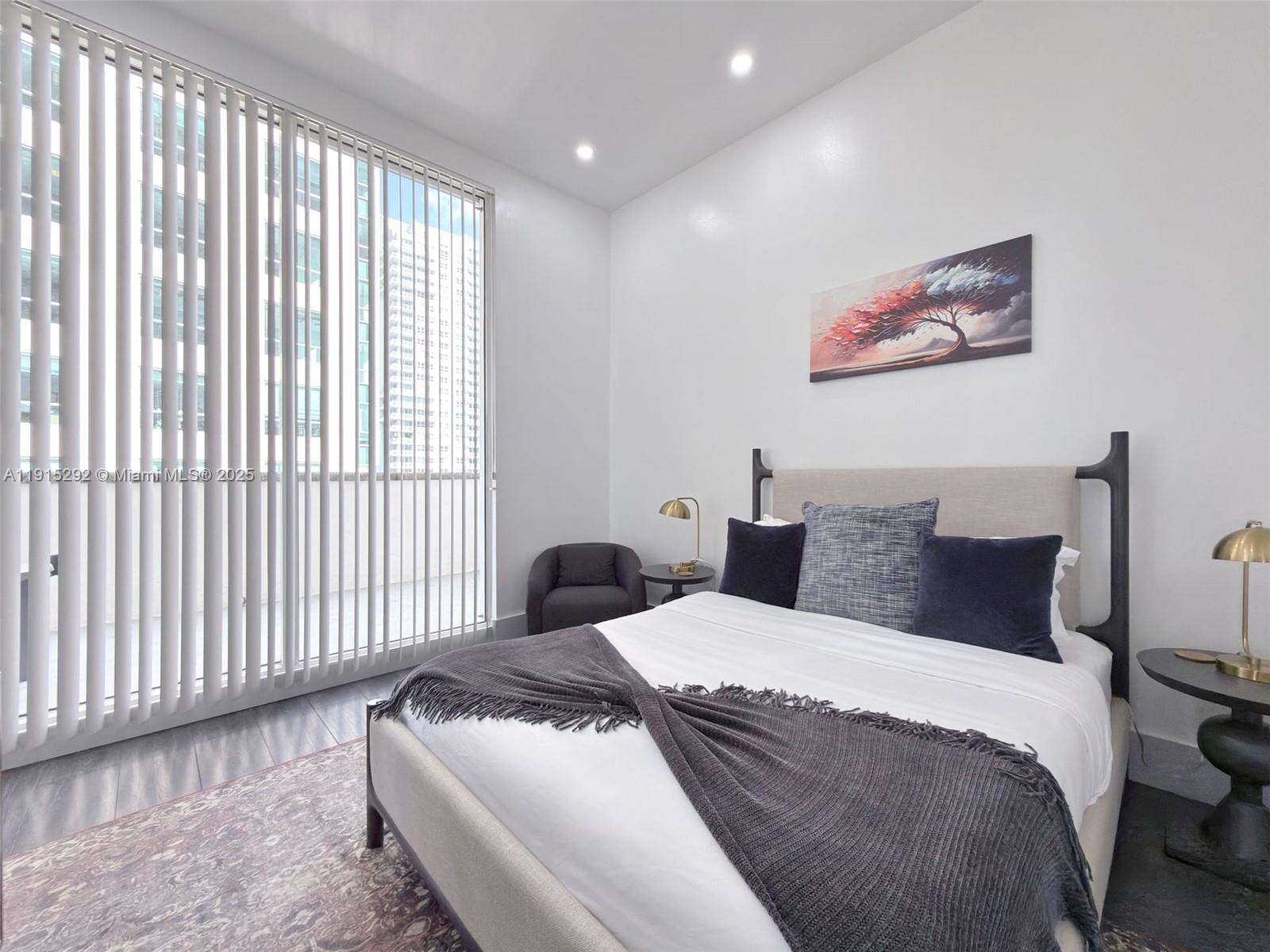 The Club At Brickell Bay at 1200 Brickell Bay Dr, Miami, FL 33131 - For Sale photo 13